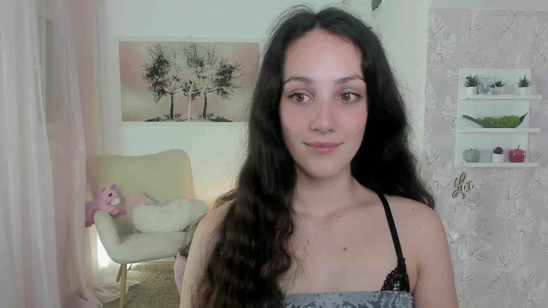 Gallery image thumbnail from Sophie_Rain18's myfreecams stream on, 06/02/2023, 14:10 image 4 of 20