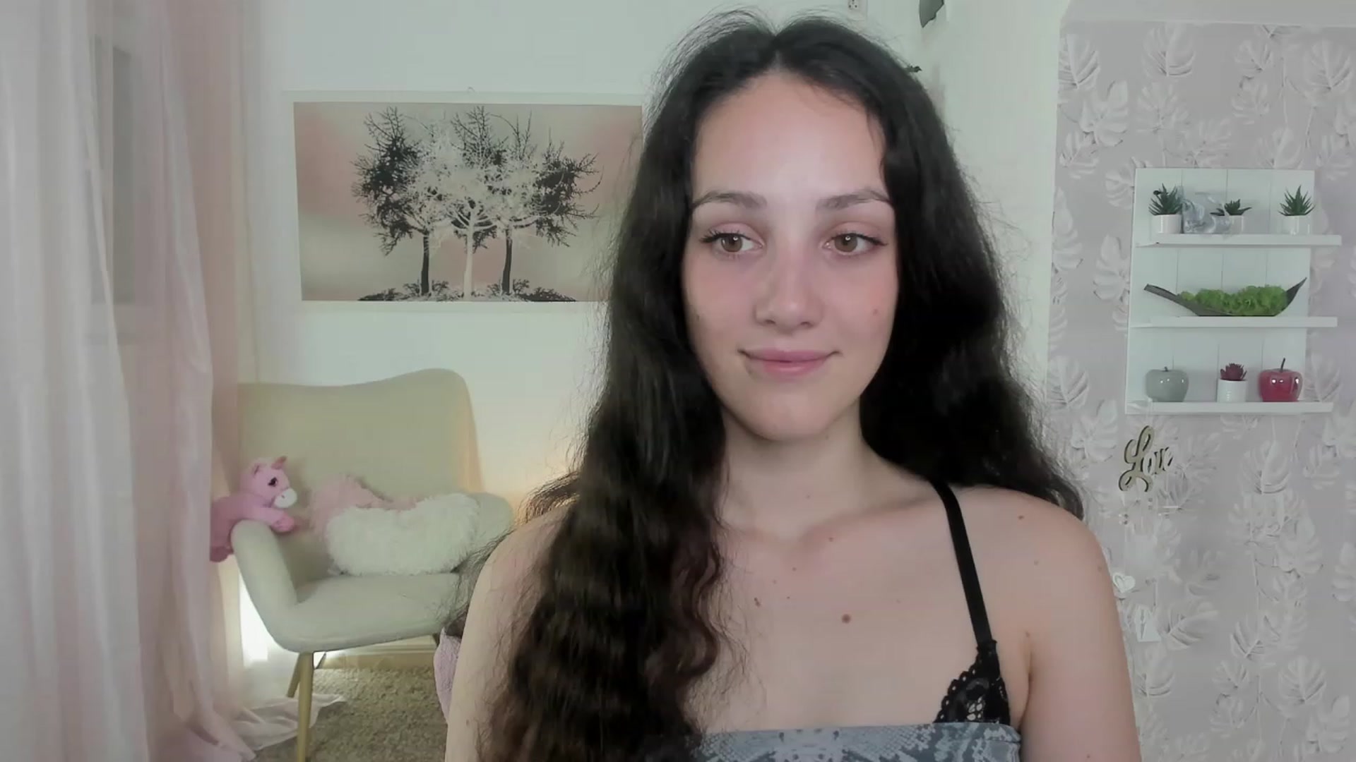 Gallery image thumbnail from Sophie_Rain18's myfreecams stream on, 06/02/2023, 14:10 image 8 of 20