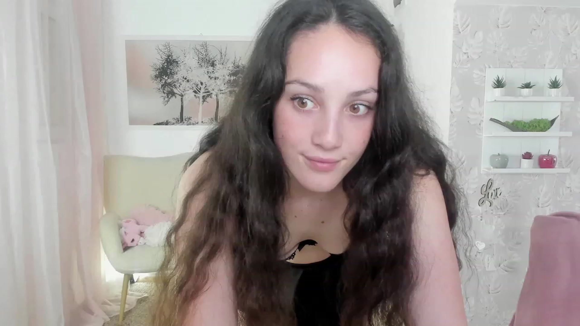 Gallery image thumbnail from Sophie_Rain18's myfreecams stream on, 06/02/2023, 15:13 image 11 of 20