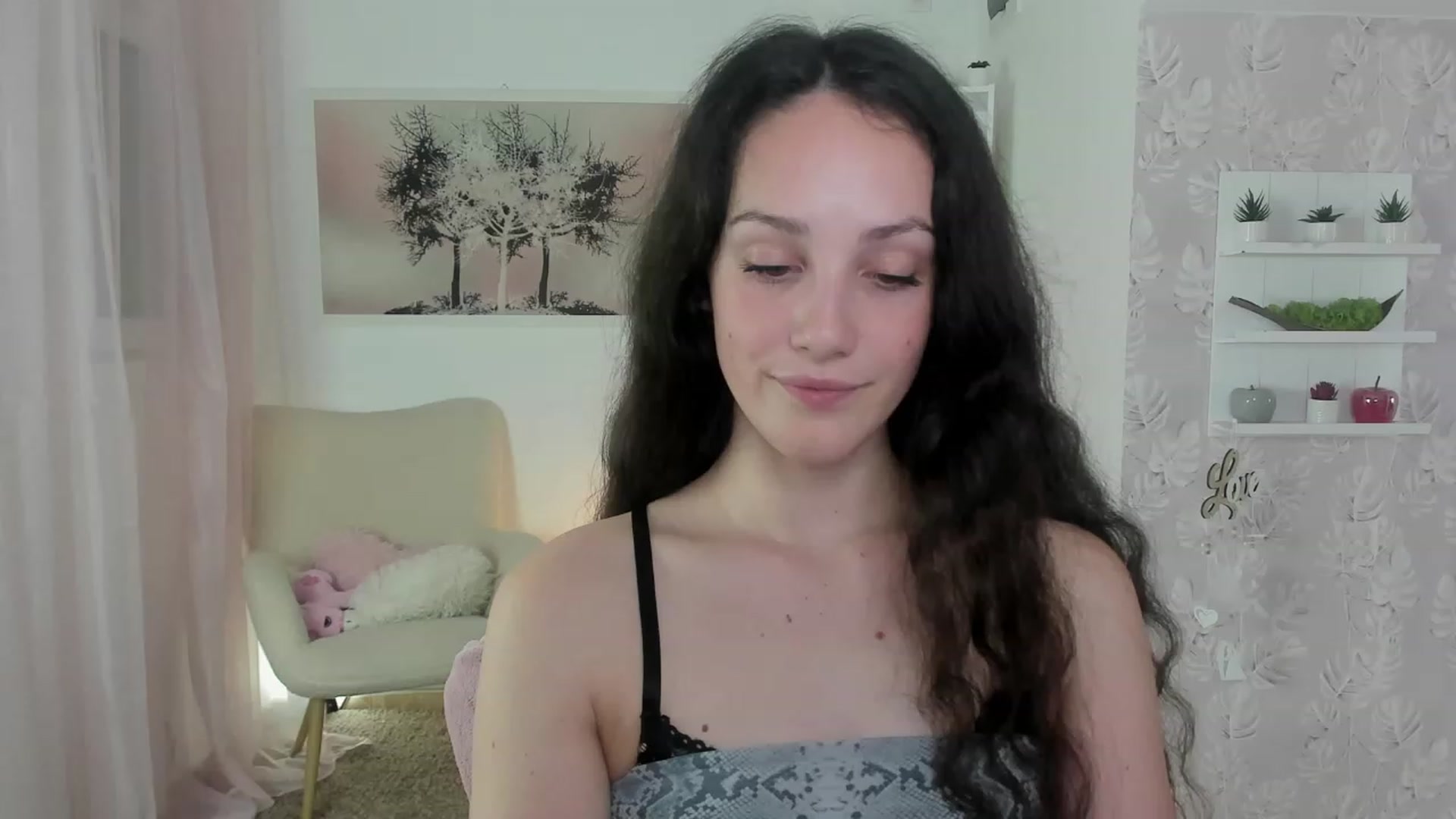 Gallery image thumbnail from Sophie_Rain18's myfreecams stream on, 06/02/2023, 16:26 image 12 of 20