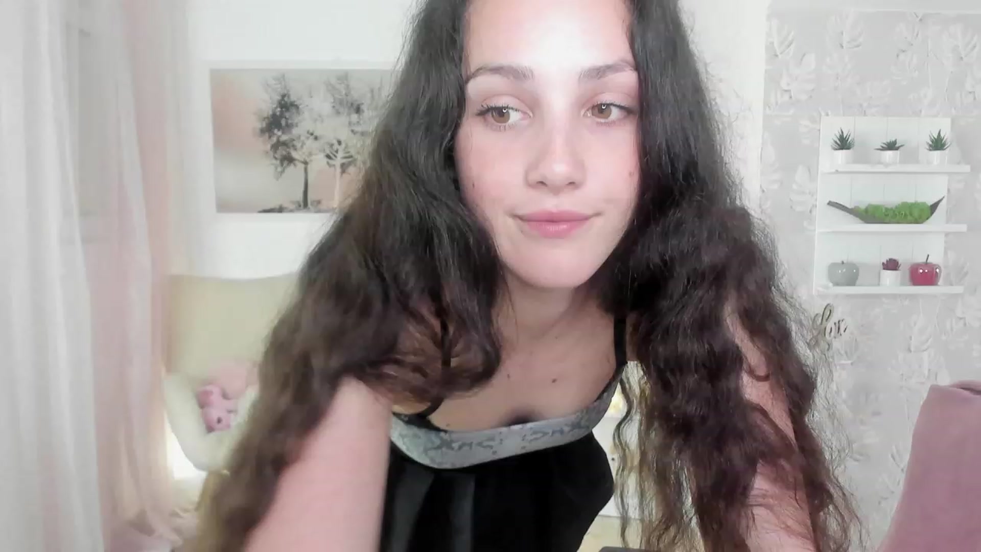 Gallery image thumbnail from Sophie_Rain18's myfreecams stream on, 06/02/2023, 16:26 image 7 of 20