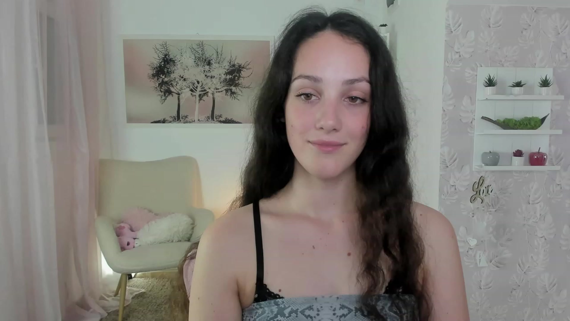 Gallery image thumbnail from Sophie_Rain18's myfreecams stream on, 06/02/2023, 16:26 image 20 of 20