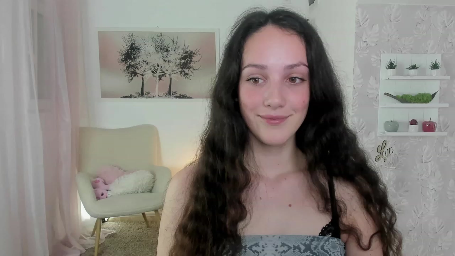 Gallery image thumbnail from Sophie_Rain18's myfreecams stream on, 06/02/2023, 16:26 image 8 of 20