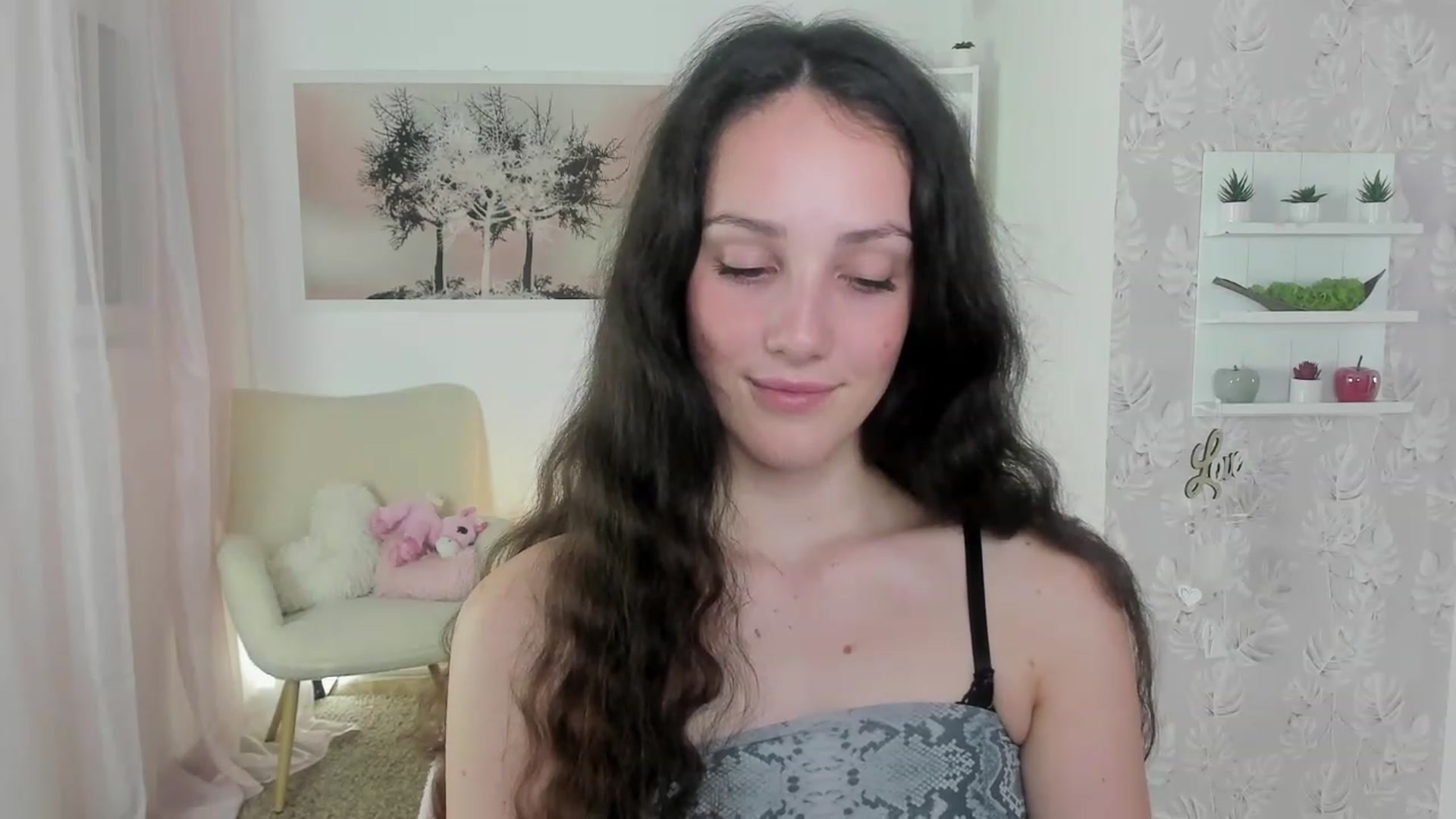 Gallery image thumbnail from Sophie_Rain18's myfreecams stream on, 06/02/2023, 17:59 image 15 of 20