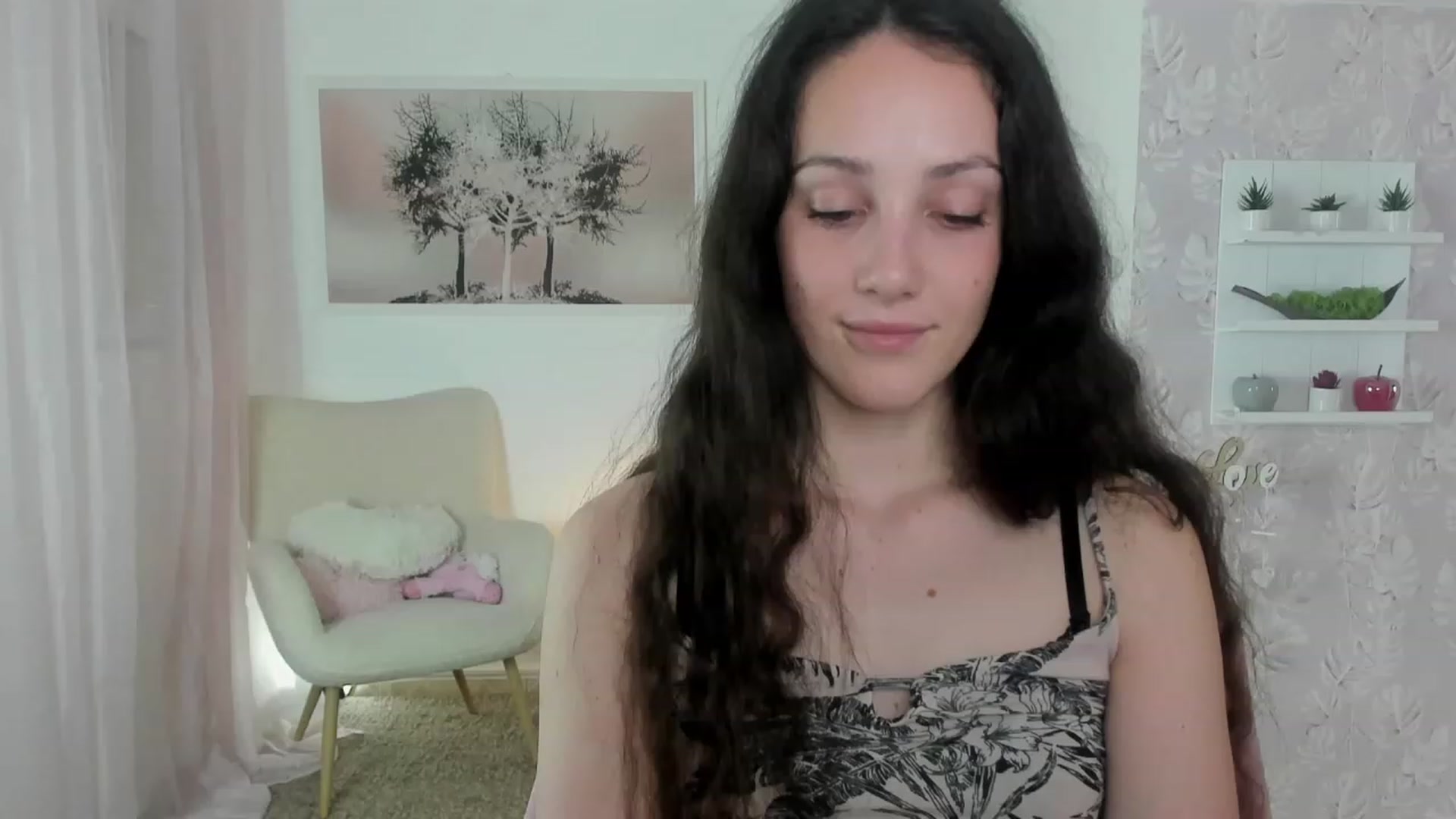 Gallery image thumbnail from Sophie_Rain18's myfreecams stream on, 06/03/2023, 15:22 image 17 of 20