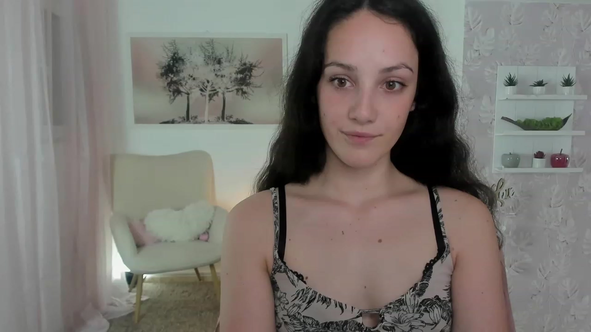 Gallery image thumbnail from Sophie_Rain18's myfreecams stream on, 06/03/2023, 16:46 image 8 of 20