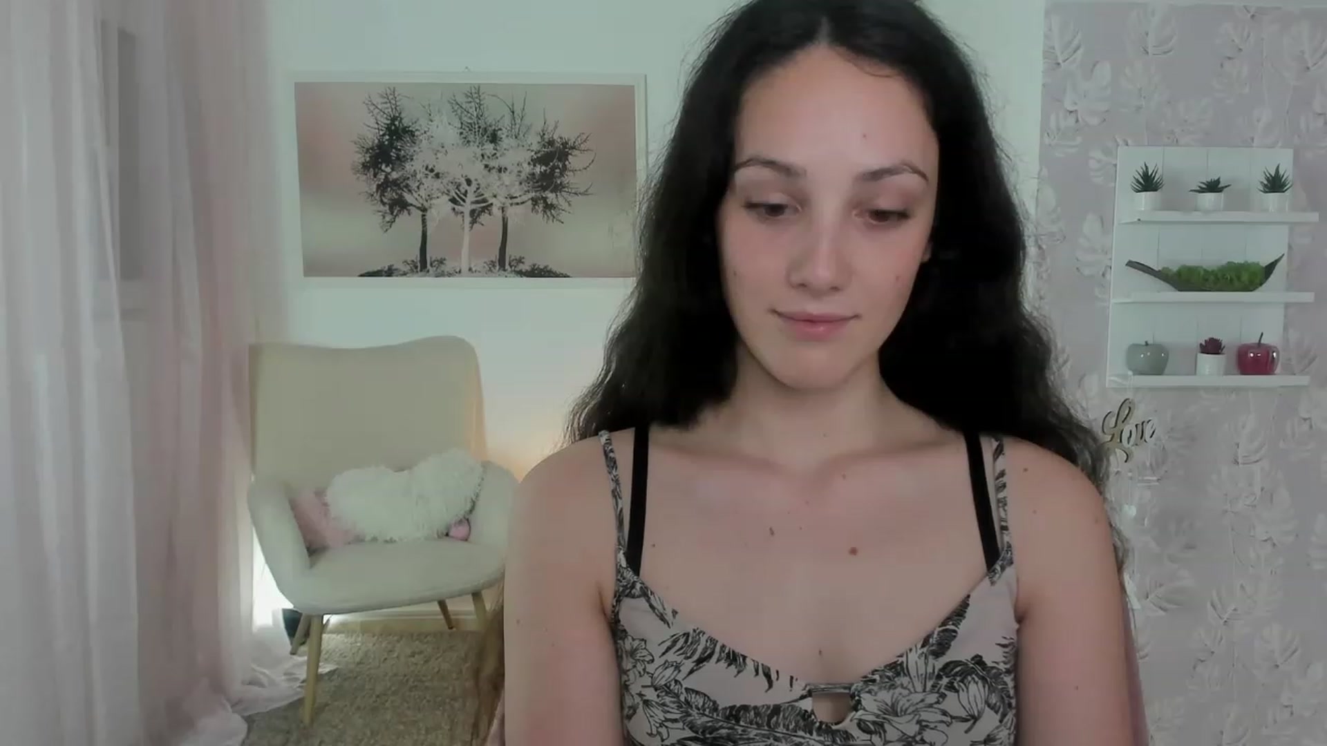 Gallery image thumbnail from Sophie_Rain18's myfreecams stream on, 06/03/2023, 16:46 image 14 of 20