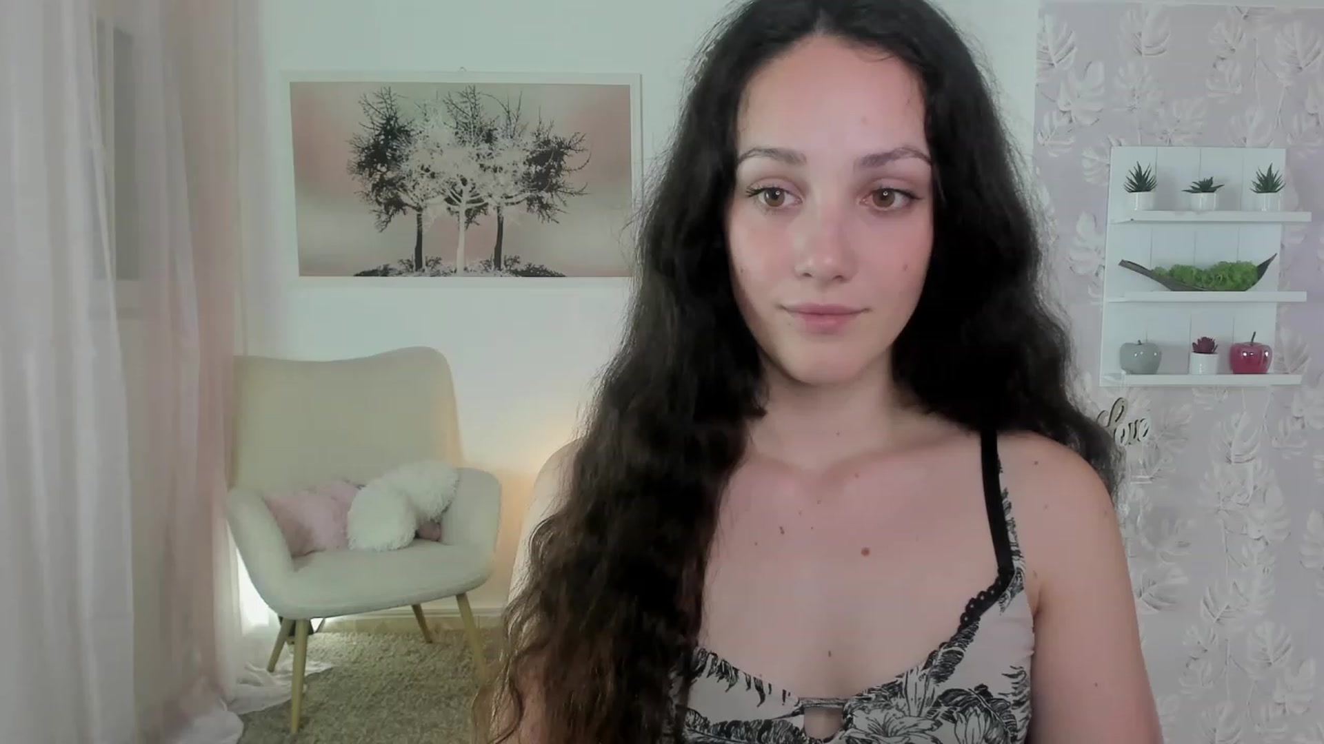 Gallery image thumbnail from Sophie_Rain18's myfreecams stream on, 06/03/2023, 18:13 image 7 of 20