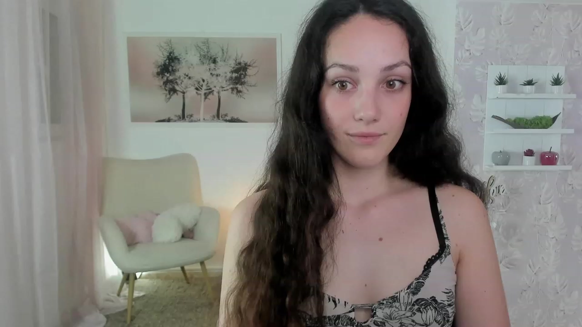 Gallery image thumbnail from Sophie_Rain18's myfreecams stream on, 06/03/2023, 18:13 image 2 of 20