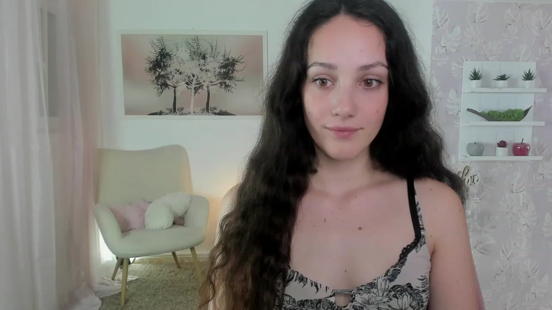 Gallery image thumbnail from Sophie_Rain18's myfreecams stream on, 06/03/2023, 18:13 image 6 of 20