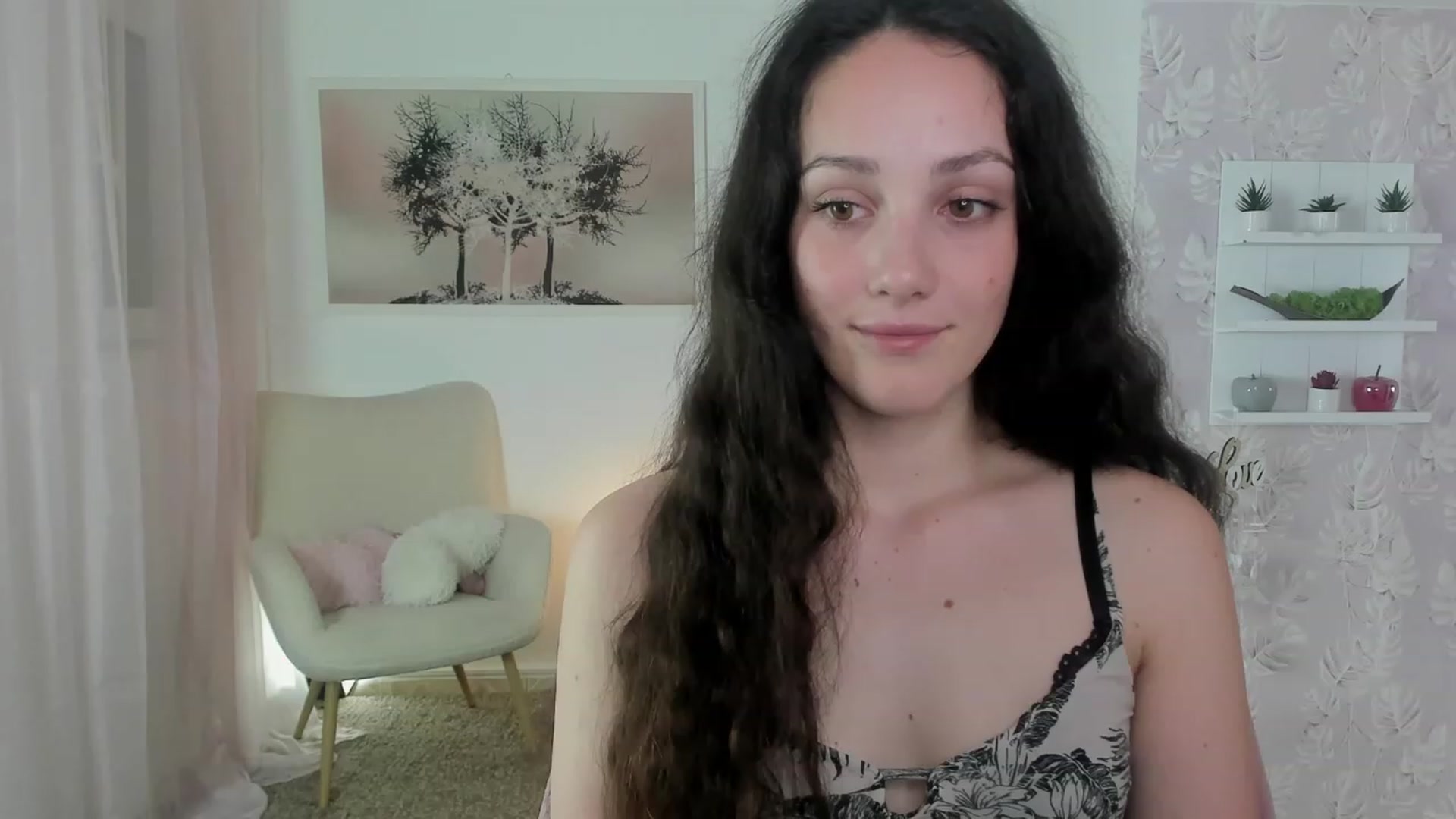Gallery image thumbnail from Sophie_Rain18's myfreecams stream on, 06/03/2023, 18:13 image 5 of 20