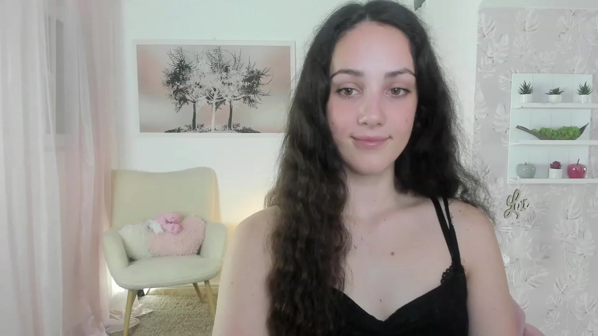 Gallery image thumbnail from Sophie_Rain18's myfreecams stream on, 06/06/2023, 14:31 image 8 of 20