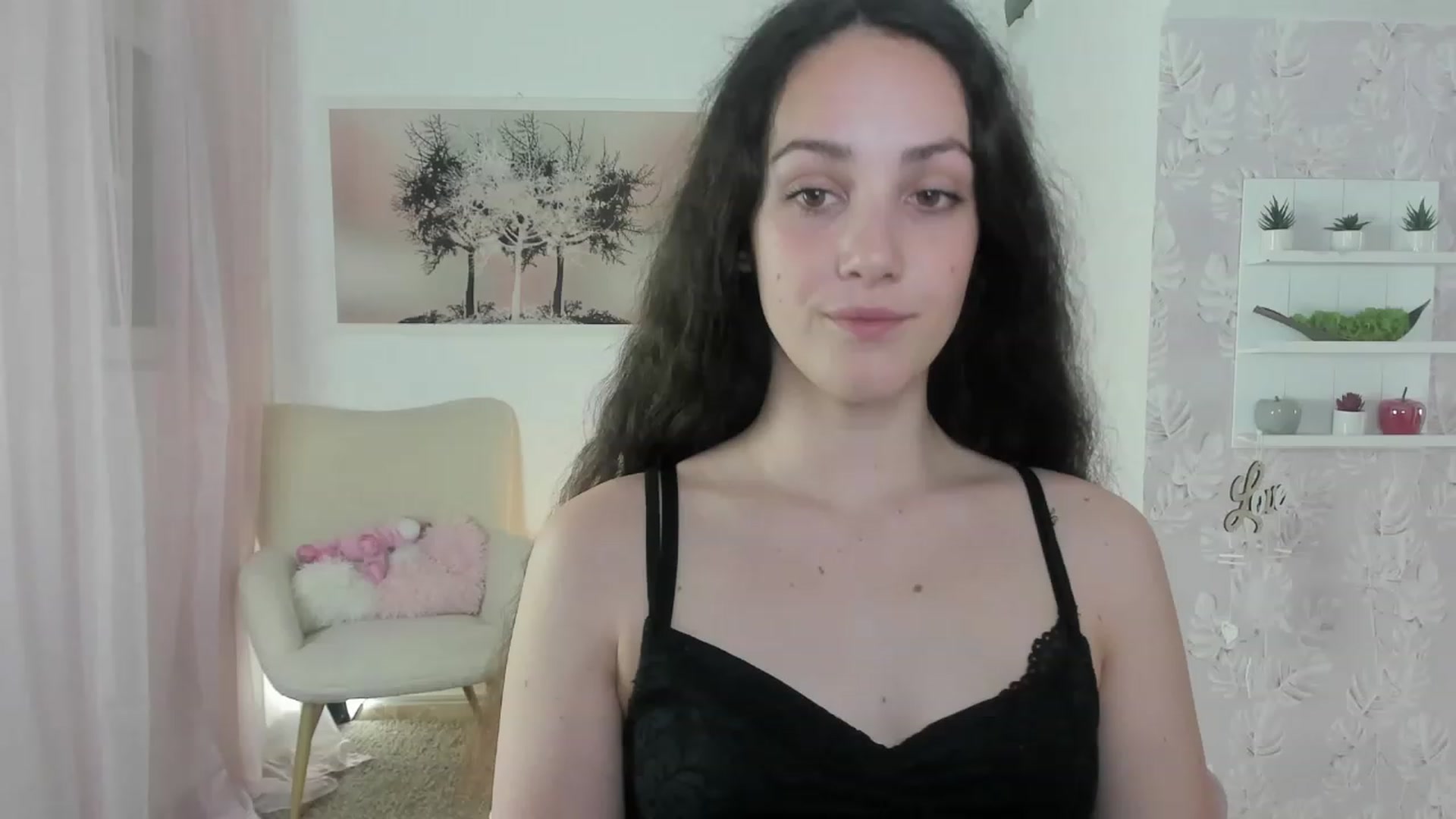 Gallery image thumbnail from Sophie_Rain18's myfreecams stream on, 06/06/2023, 16:47 image 7 of 20