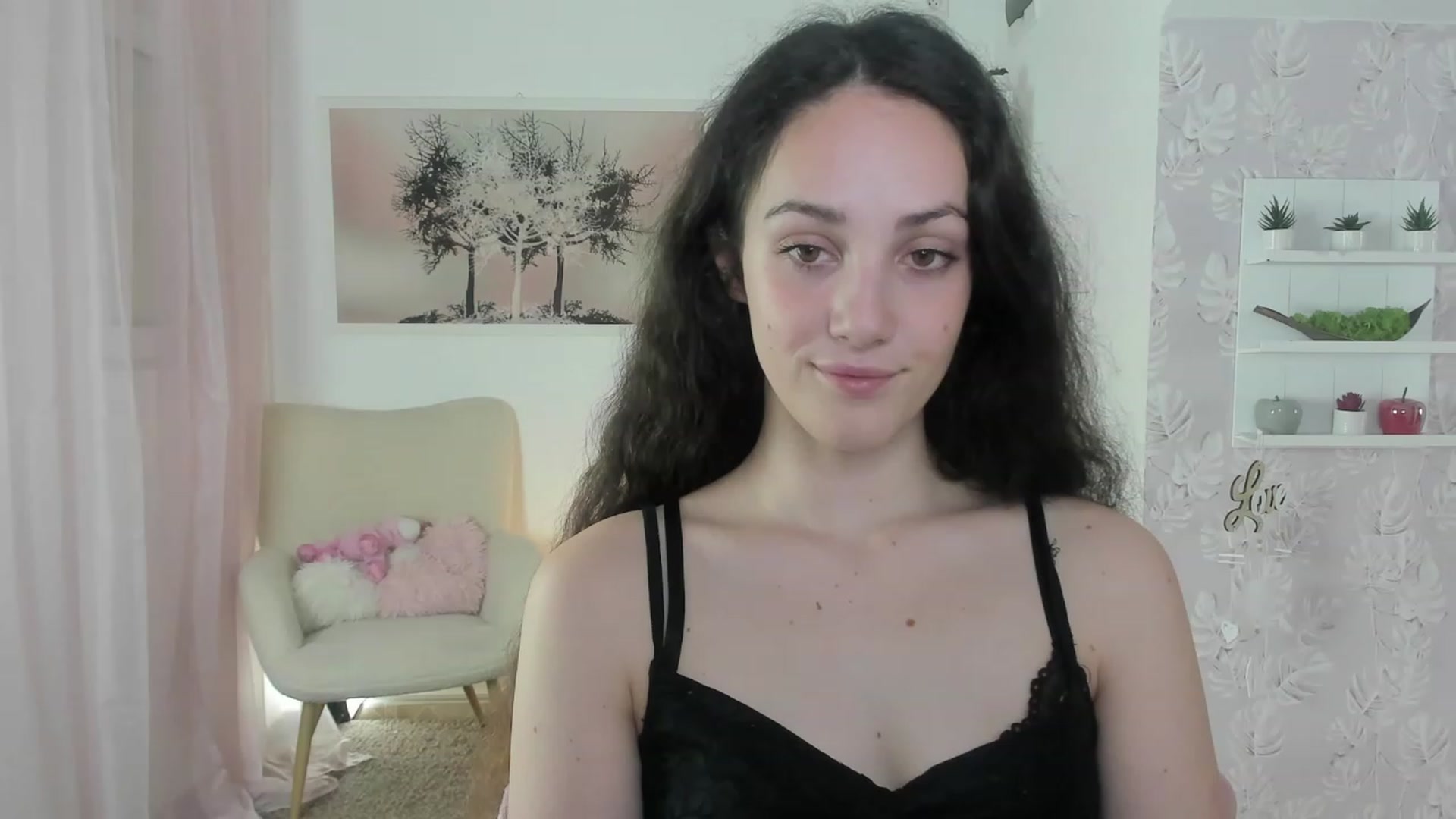 Gallery image thumbnail from Sophie_Rain18's myfreecams stream on, 06/06/2023, 16:47 image 12 of 20