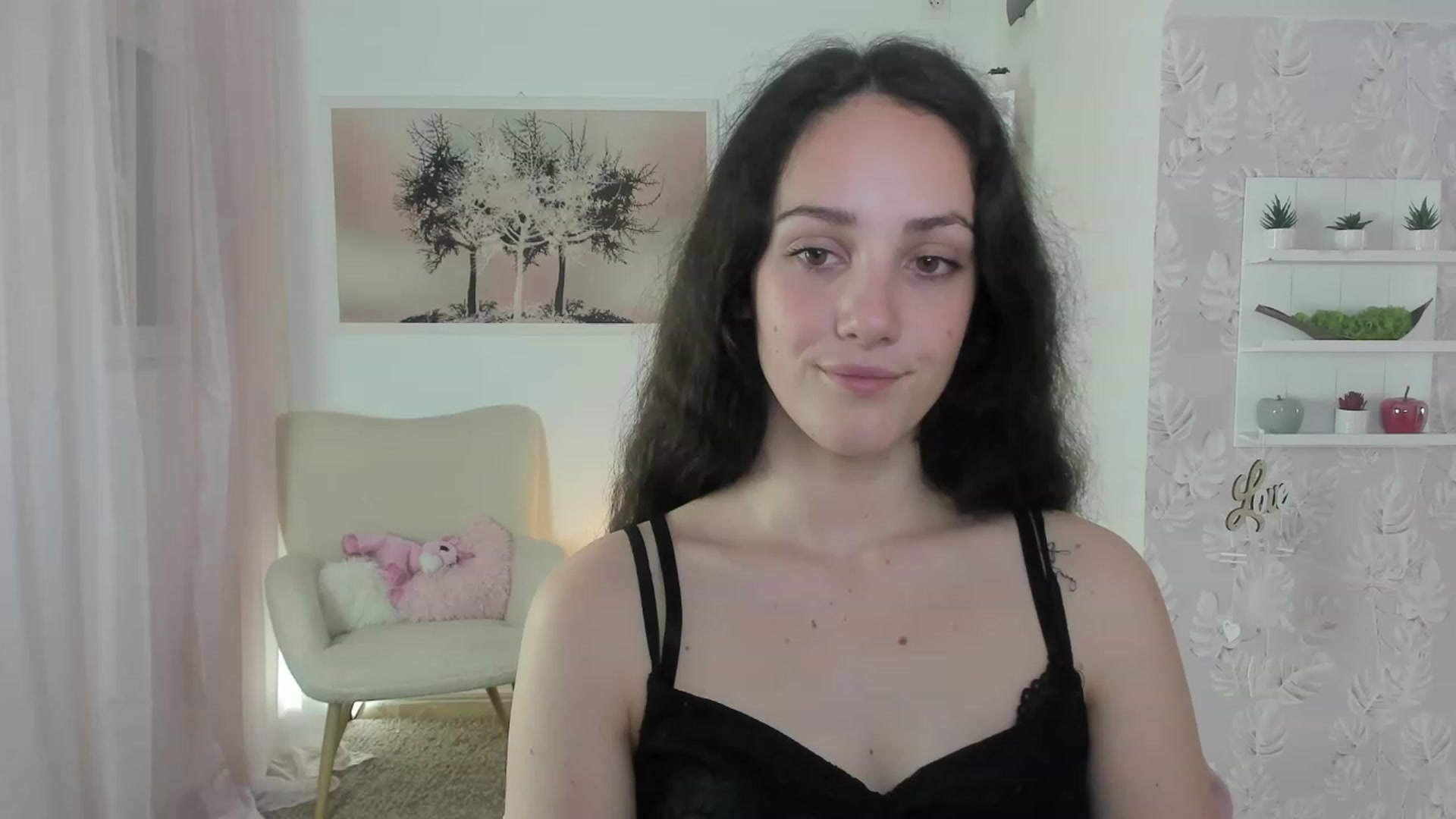Gallery image thumbnail from Sophie_Rain18's myfreecams stream on, 06/06/2023, 17:19 image 12 of 20