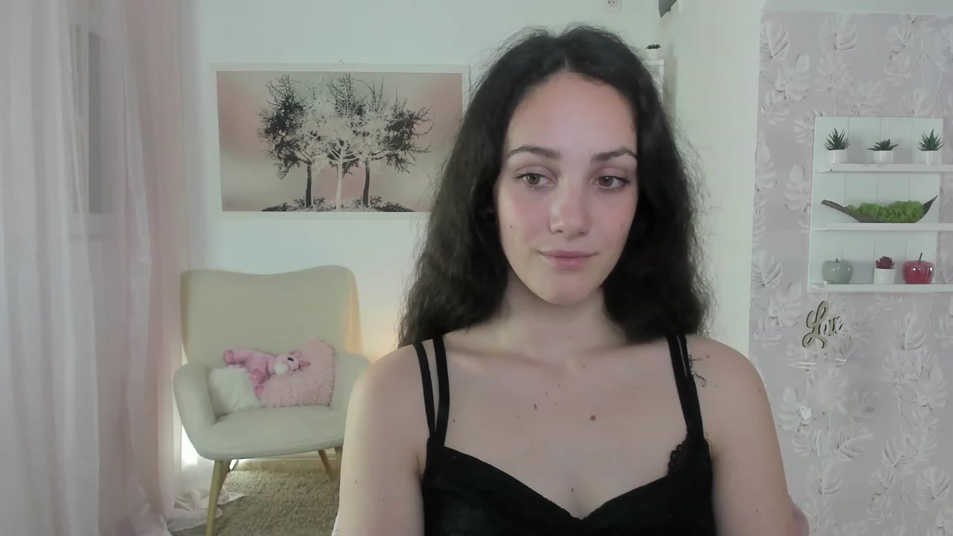 Gallery image thumbnail from Sophie_Rain18's myfreecams stream on, 06/06/2023, 17:19 image 17 of 20