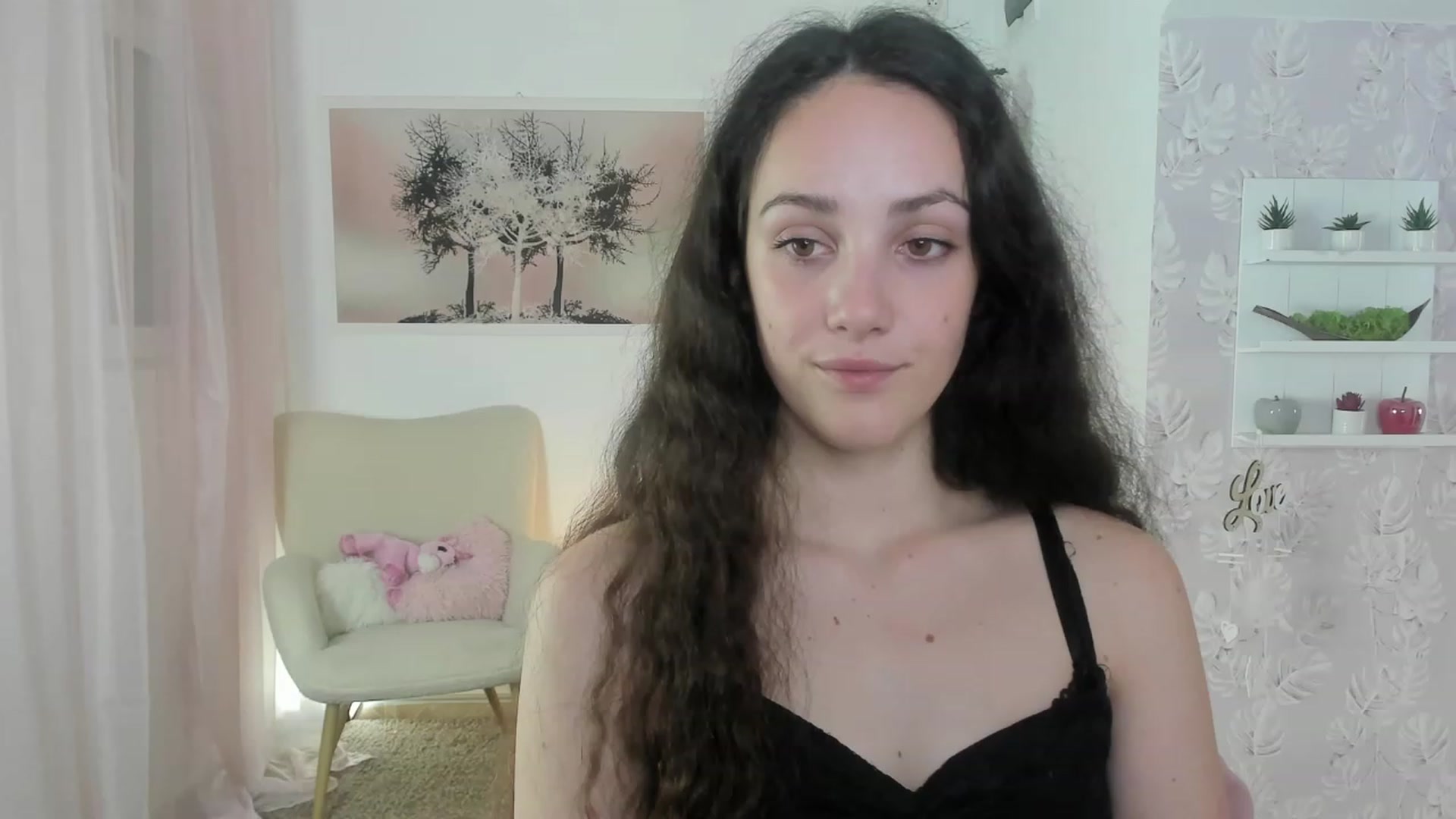 Gallery image thumbnail from Sophie_Rain18's myfreecams stream on, 06/06/2023, 17:19 image 2 of 20