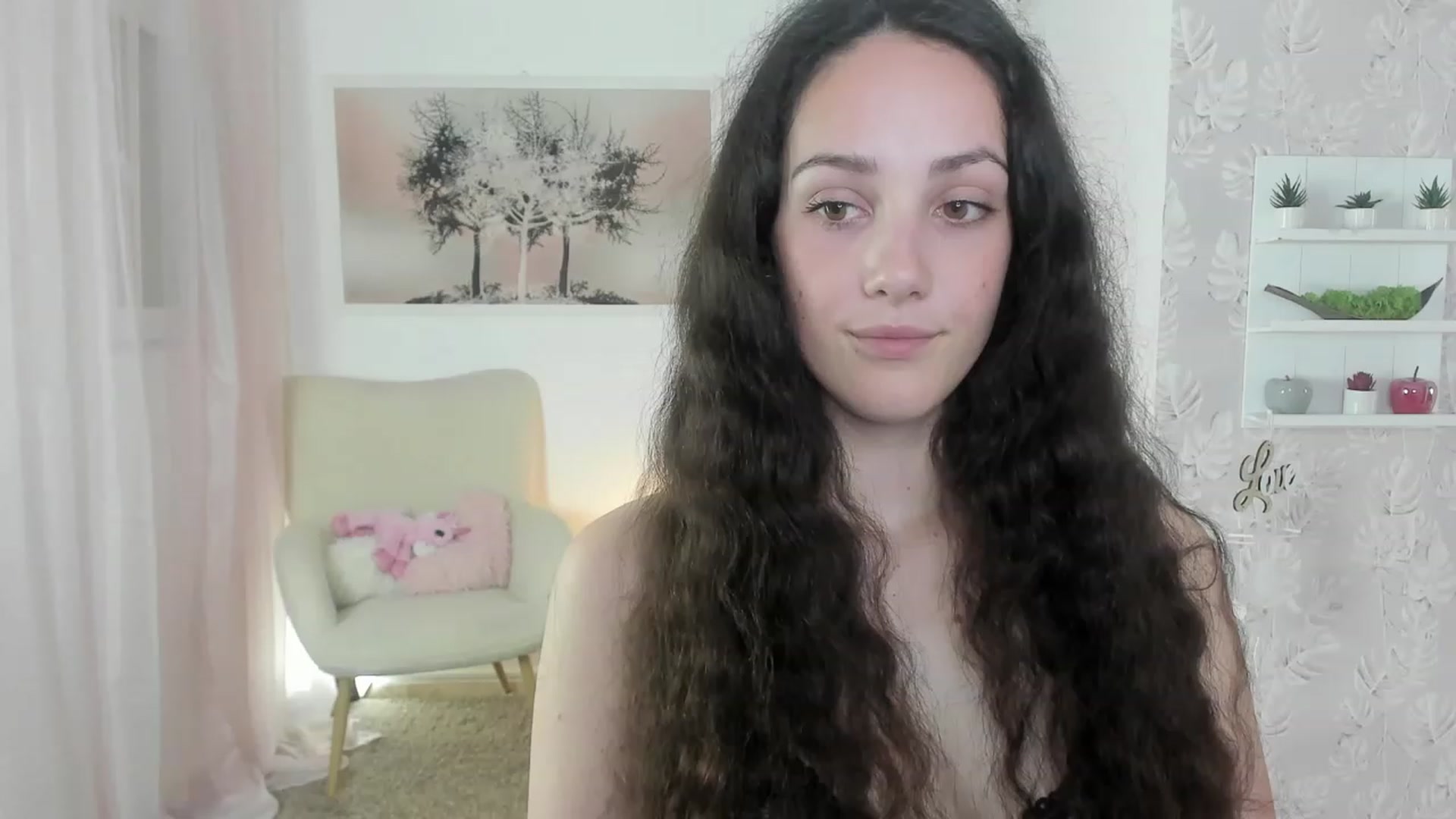 Gallery image thumbnail from Sophie_Rain18's myfreecams stream on, 06/06/2023, 17:59 image 15 of 20
