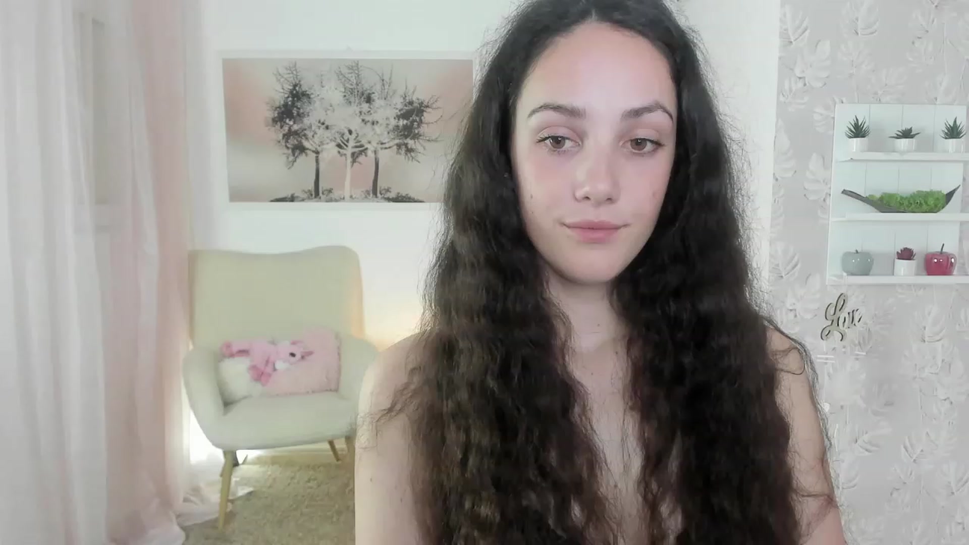 Gallery image thumbnail from Sophie_Rain18's myfreecams stream on, 06/06/2023, 17:59 image 14 of 20