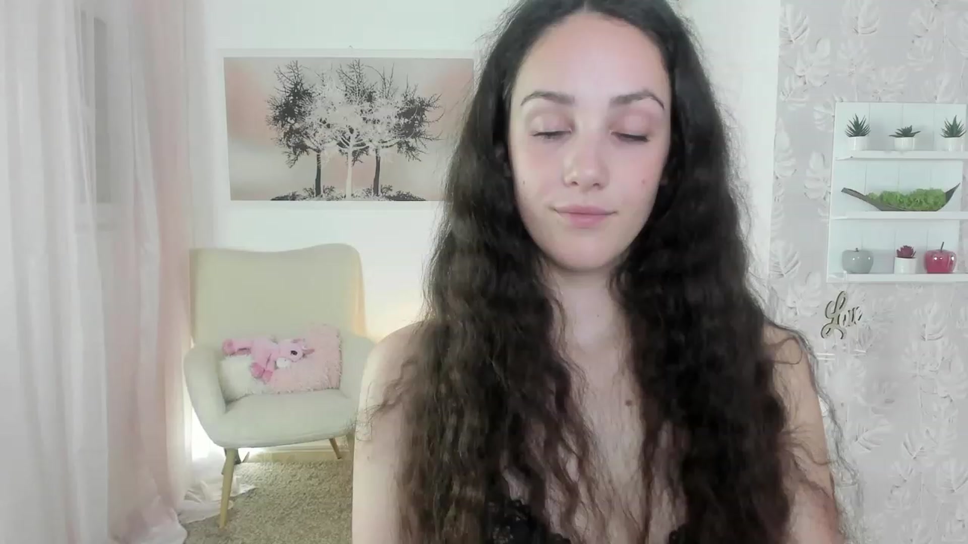 Gallery image thumbnail from Sophie_Rain18's myfreecams stream on, 06/06/2023, 17:59 image 13 of 20