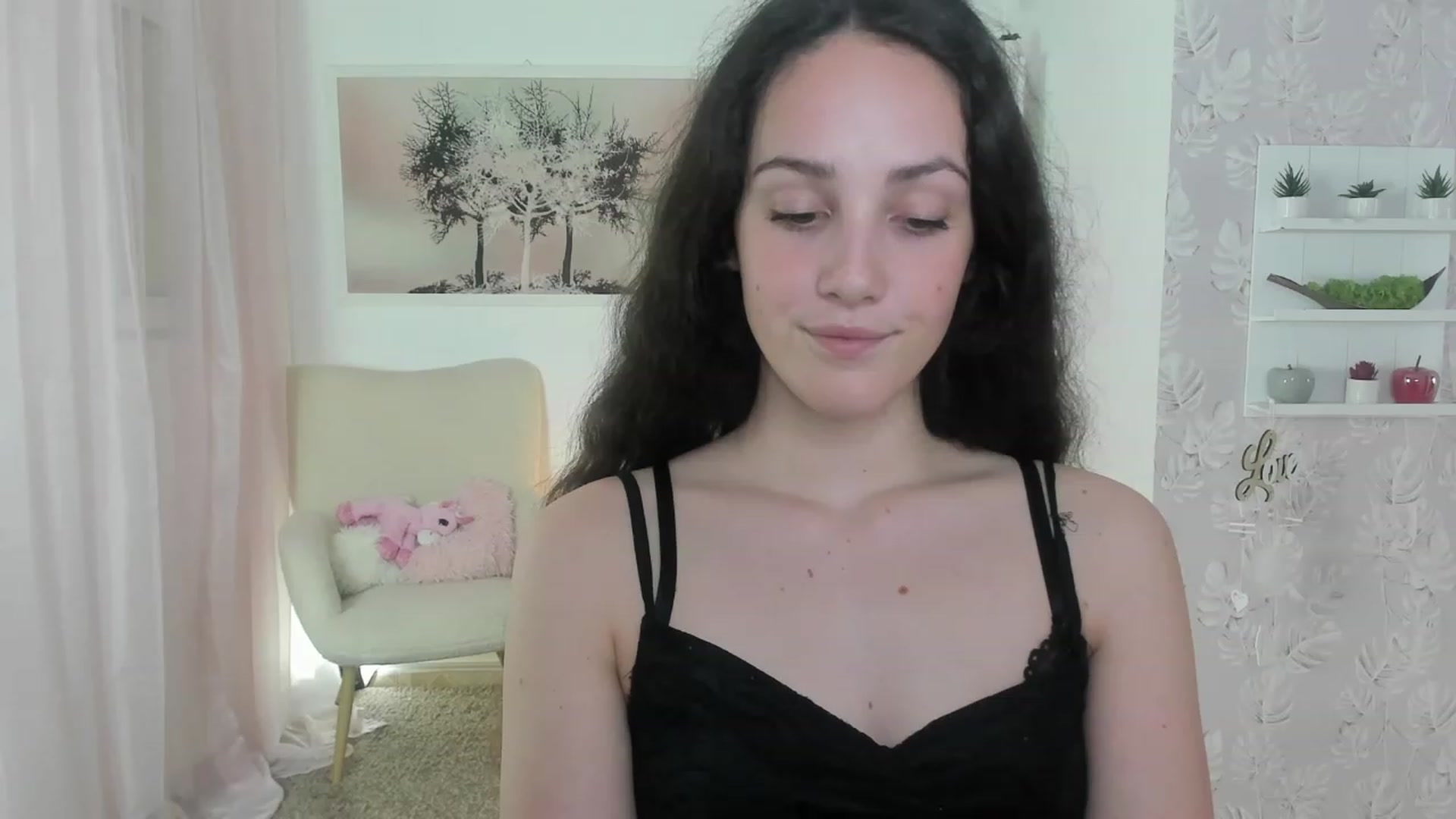 Gallery image thumbnail from Sophie_Rain18's myfreecams stream on, 06/06/2023, 18:39 image 10 of 20
