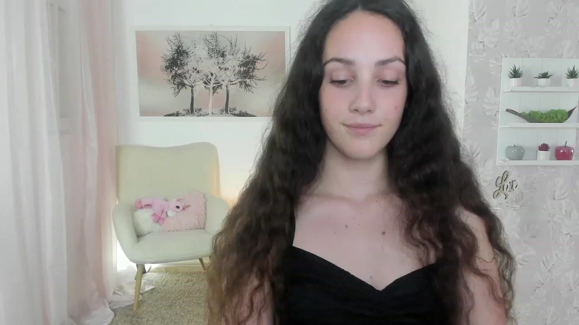 Gallery image thumbnail from Sophie_Rain18's myfreecams stream on, 06/06/2023, 18:39 image 2 of 20