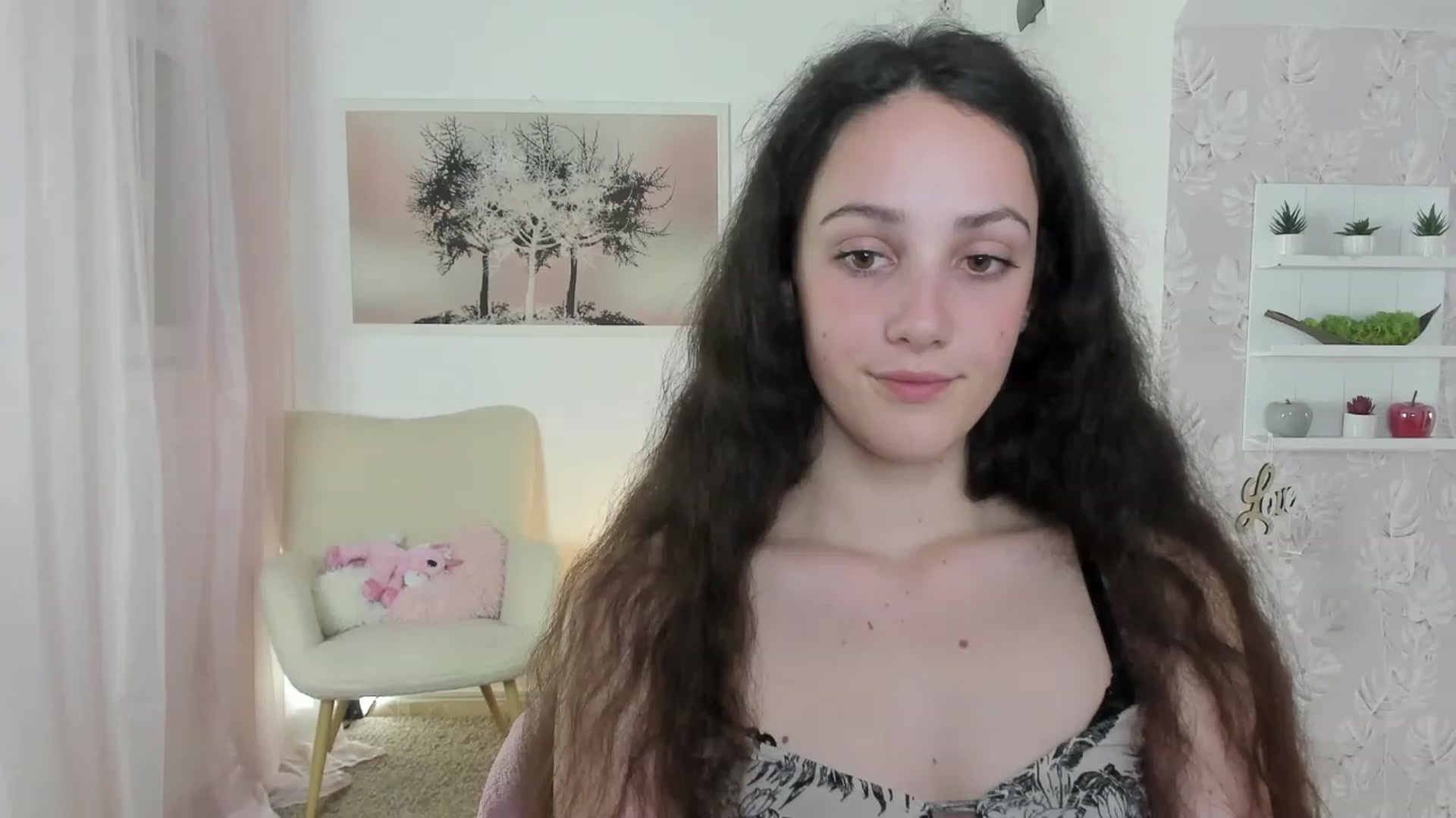 Gallery image thumbnail from Sophie_Rain18's myfreecams stream on, 06/07/2023, 17:10 image 7 of 20