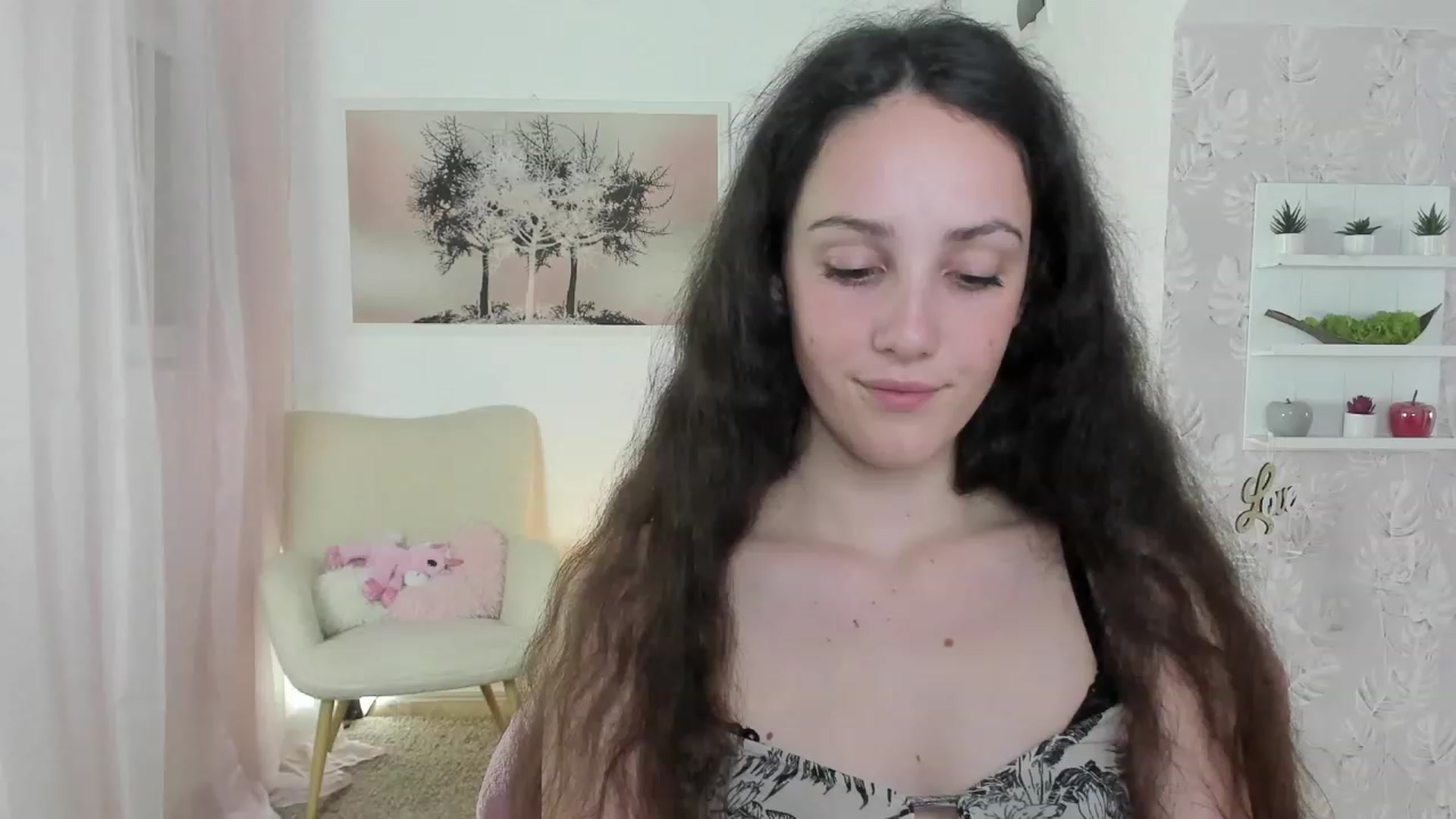 Gallery image thumbnail from Sophie_Rain18's myfreecams stream on, 06/07/2023, 17:10 image 2 of 20