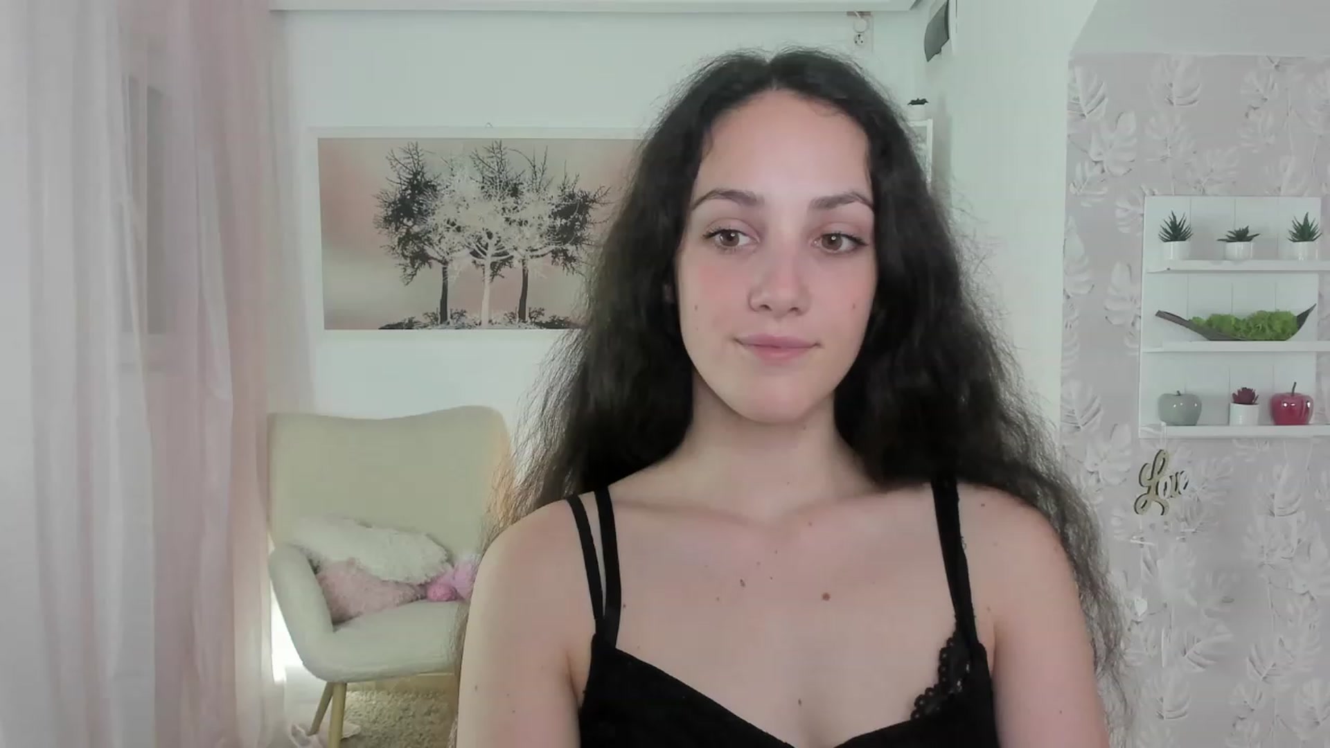 Gallery image thumbnail from Sophie_Rain18's myfreecams stream on, 06/08/2023, 16:00 image 12 of 20