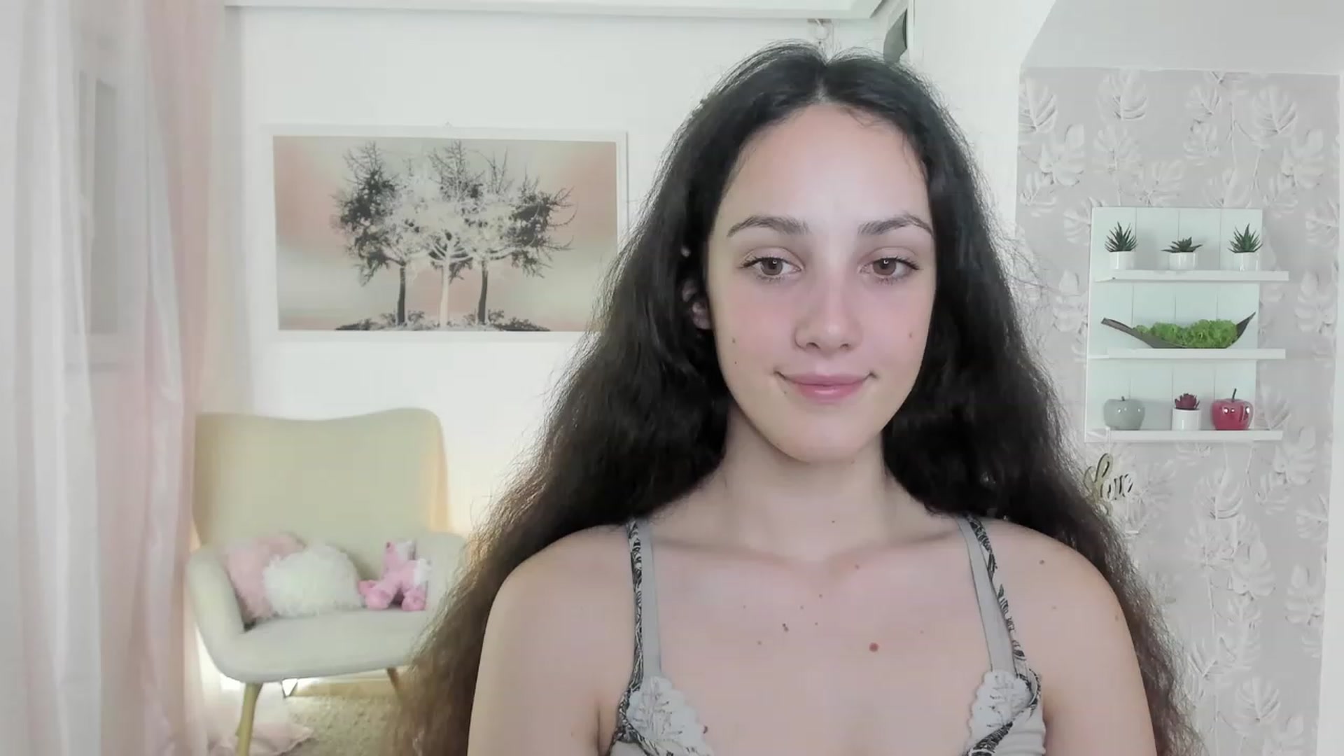 Gallery image thumbnail from Sophie_Rain18's myfreecams stream on, 06/12/2023, 14:27 image 18 of 20