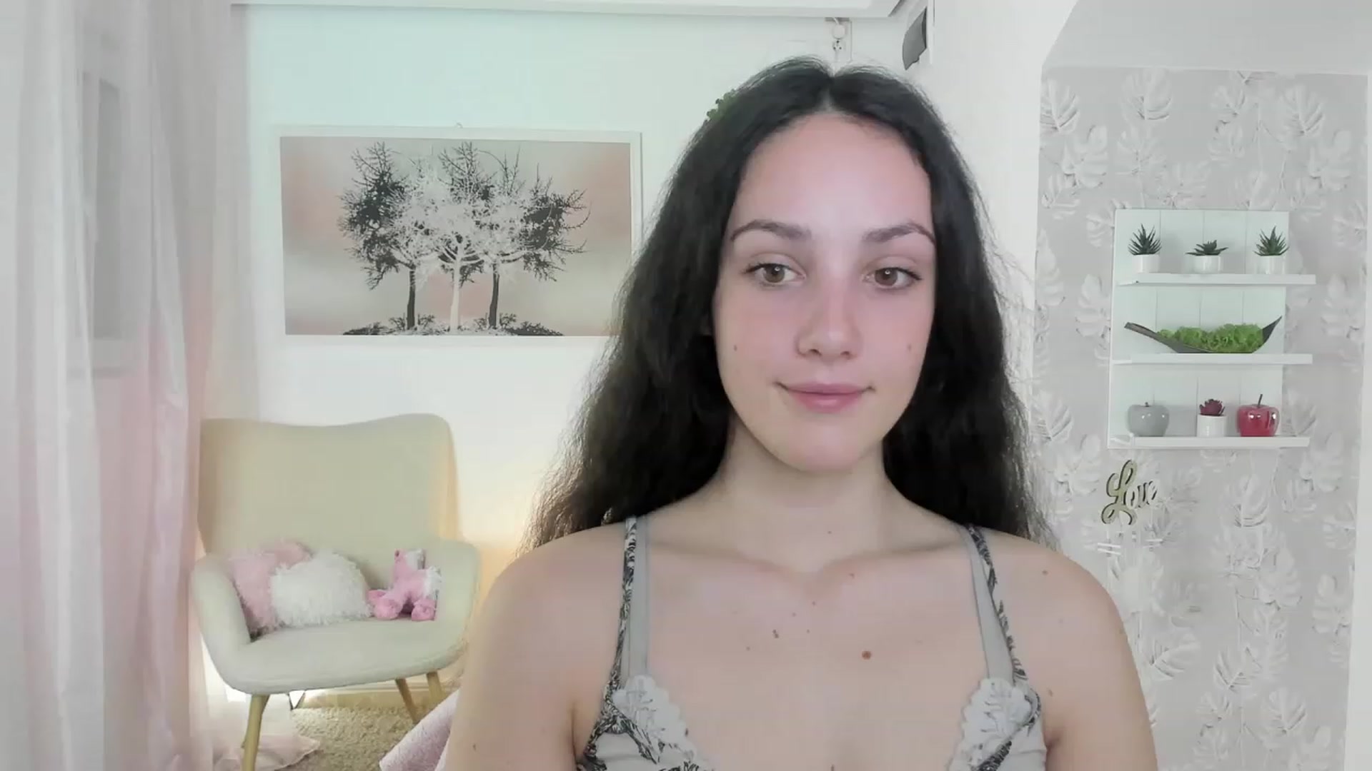 Gallery image thumbnail from Sophie_Rain18's myfreecams stream on, 06/12/2023, 14:46 image 6 of 20