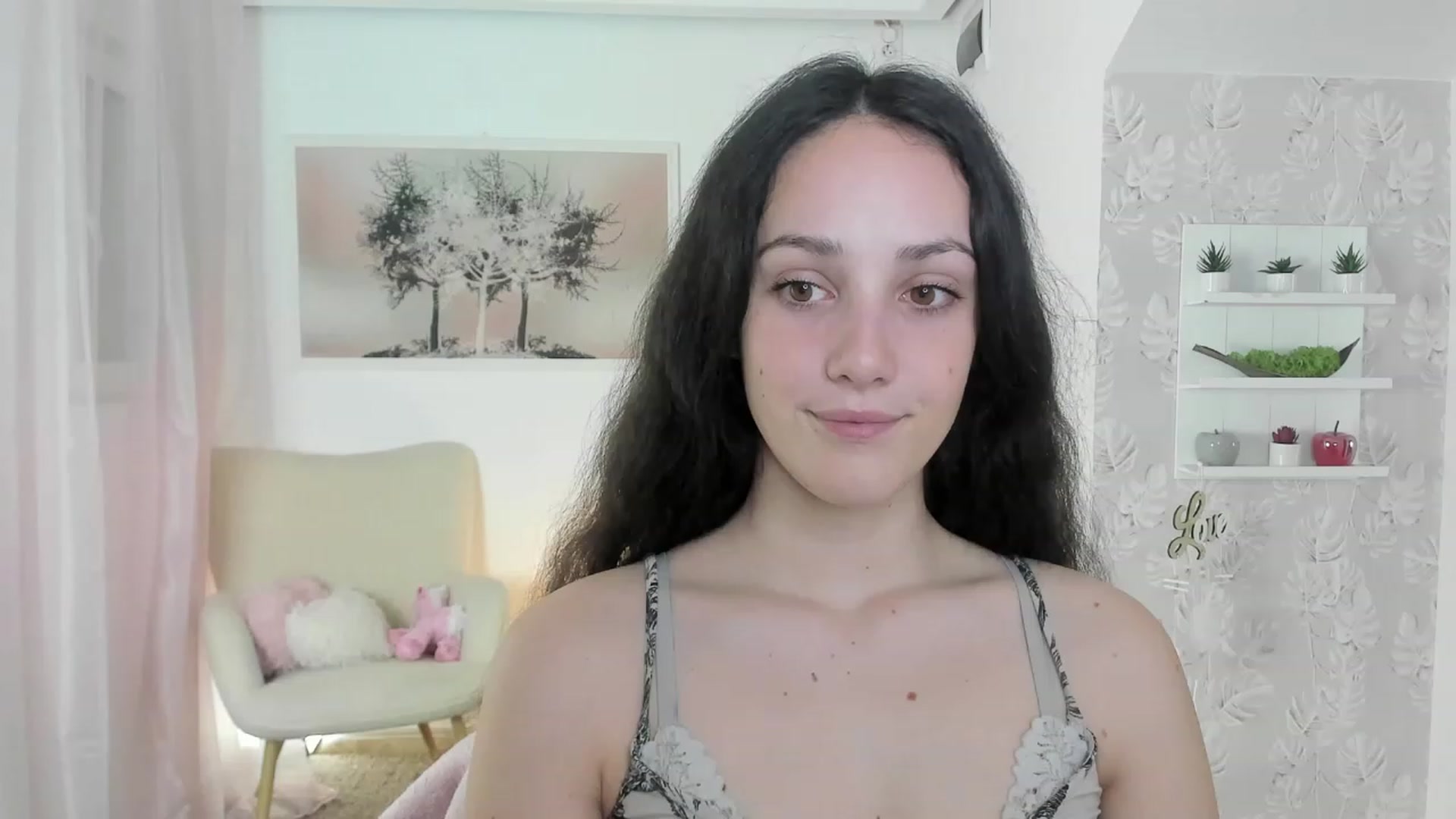 Gallery image thumbnail from Sophie_Rain18's myfreecams stream on, 06/12/2023, 14:46 image 8 of 20