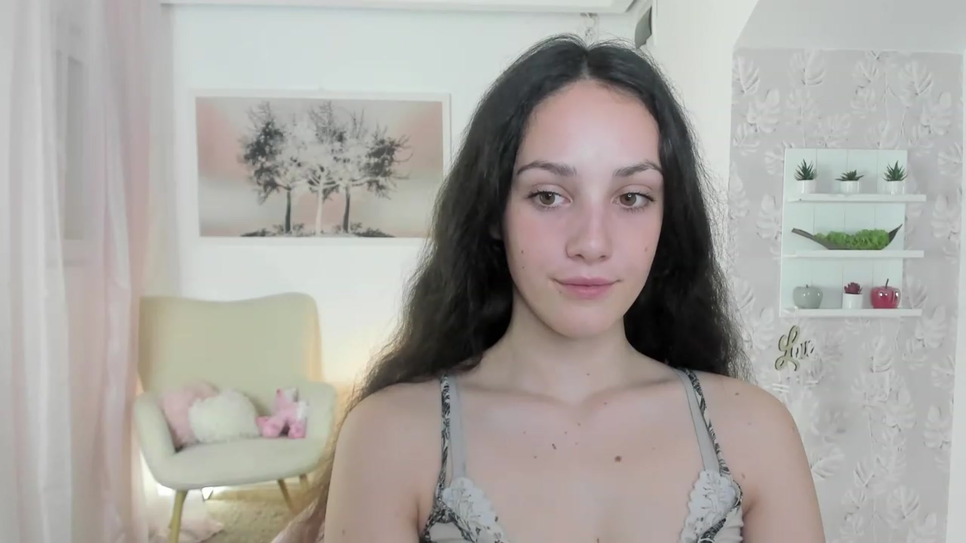 Gallery image thumbnail from Sophie_Rain18's myfreecams stream on, 06/12/2023, 14:46 image 20 of 20