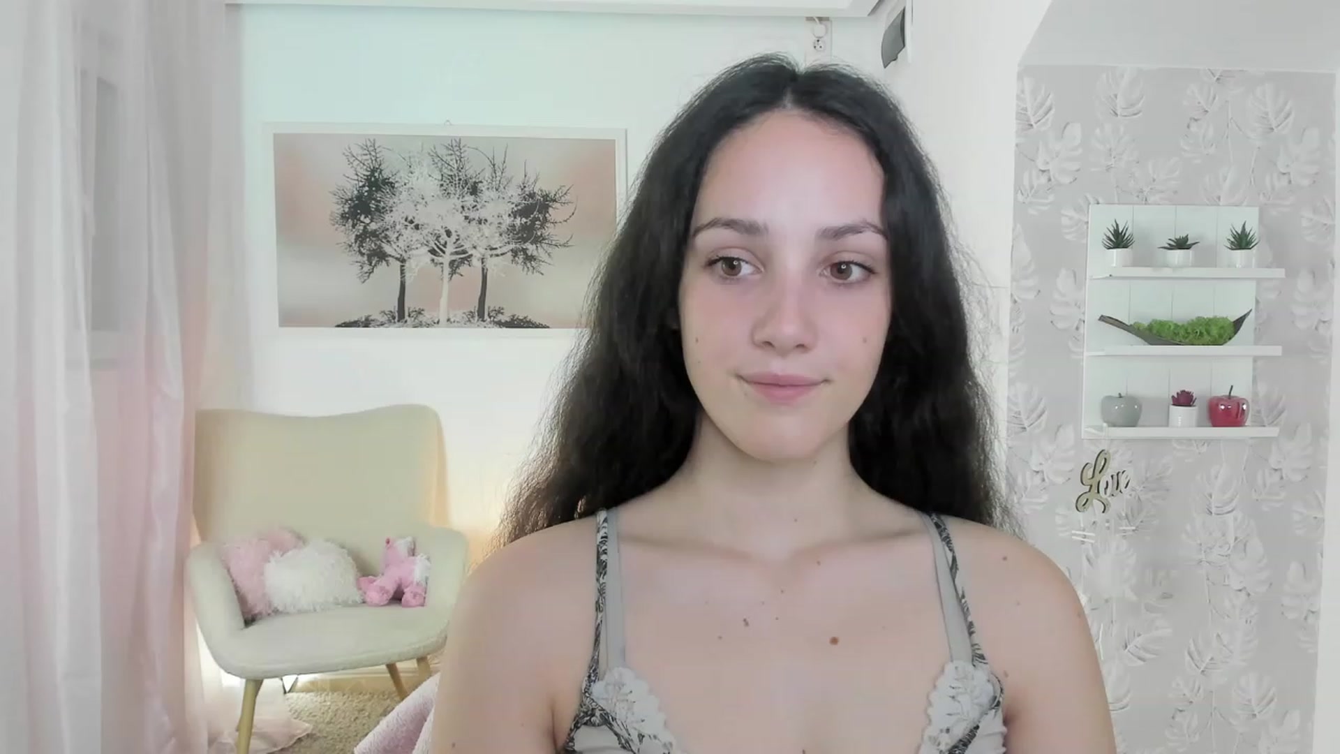 Gallery image thumbnail from Sophie_Rain18's myfreecams stream on, 06/12/2023, 14:46 image 5 of 20