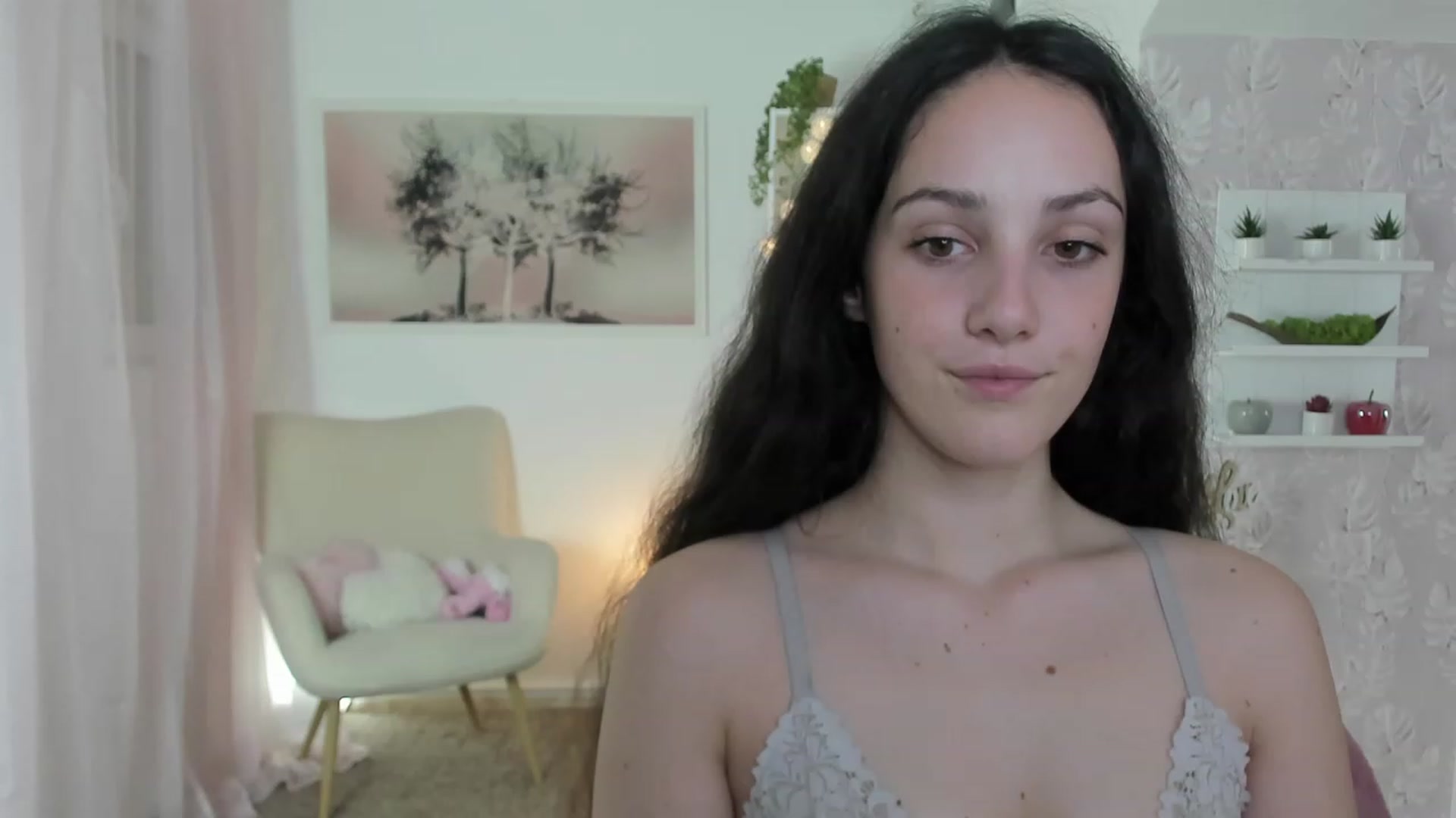 Gallery image thumbnail from Sophie_Rain18's myfreecams stream on, 06/12/2023, 16:31 image 14 of 20