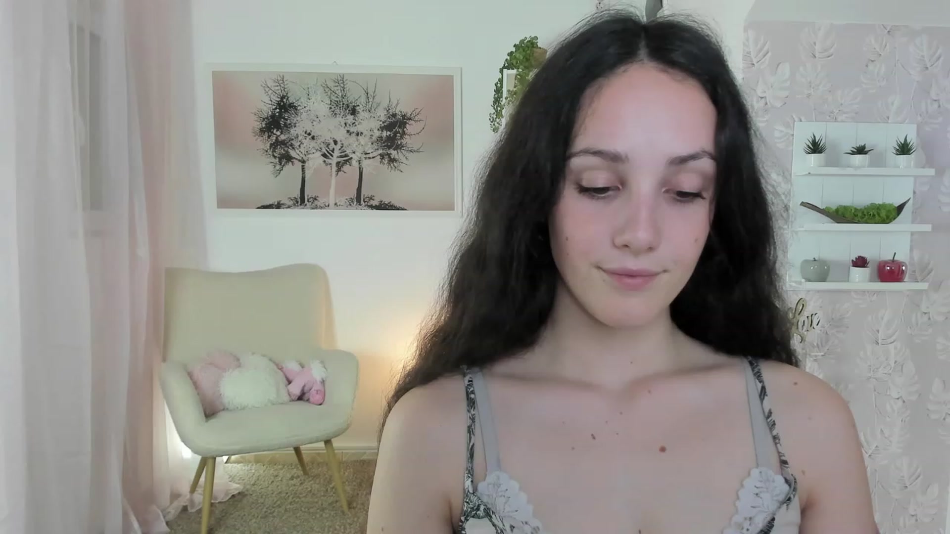 Gallery image thumbnail from Sophie_Rain18's myfreecams stream on, 06/12/2023, 17:42 image 12 of 20