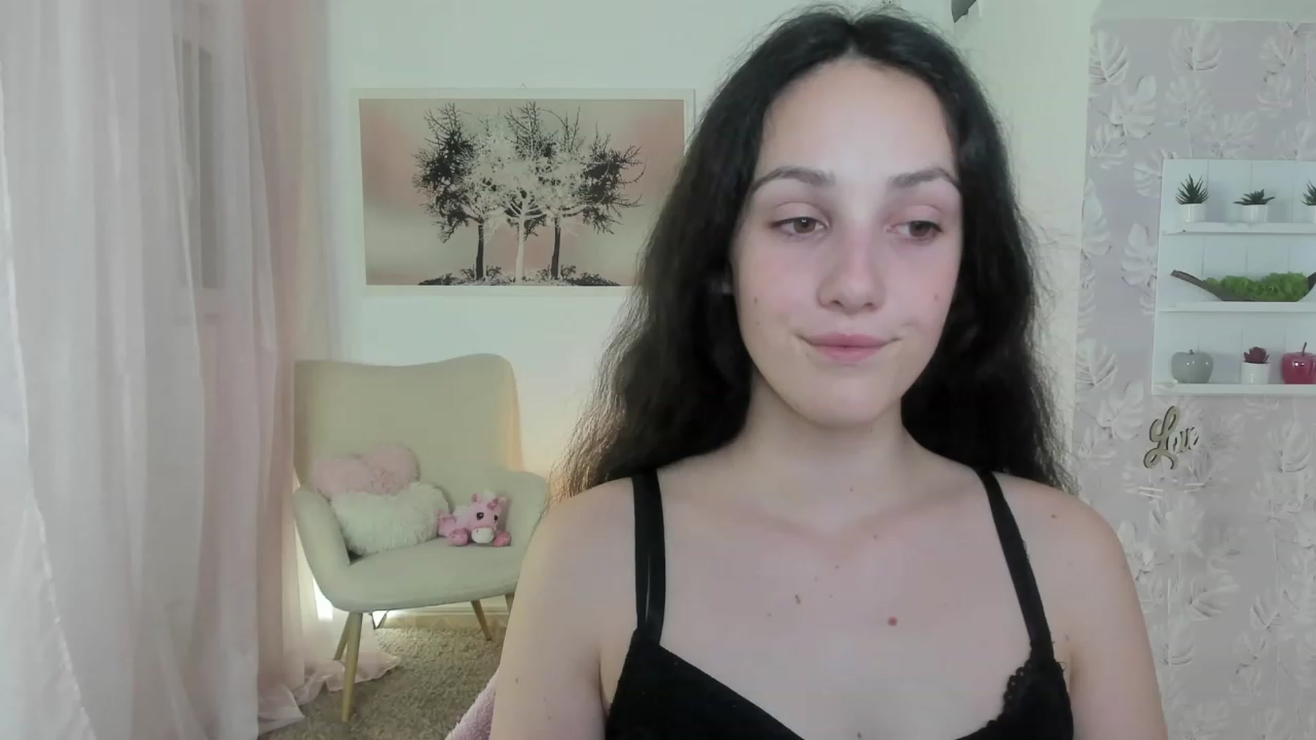 Gallery image thumbnail from Sophie_Rain18's myfreecams stream on, 06/13/2023, 16:30 image 6 of 20