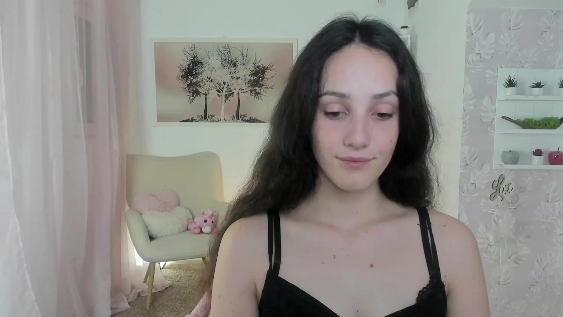 Gallery image thumbnail from Sophie_Rain18's myfreecams stream on, 06/13/2023, 16:30 image 12 of 20