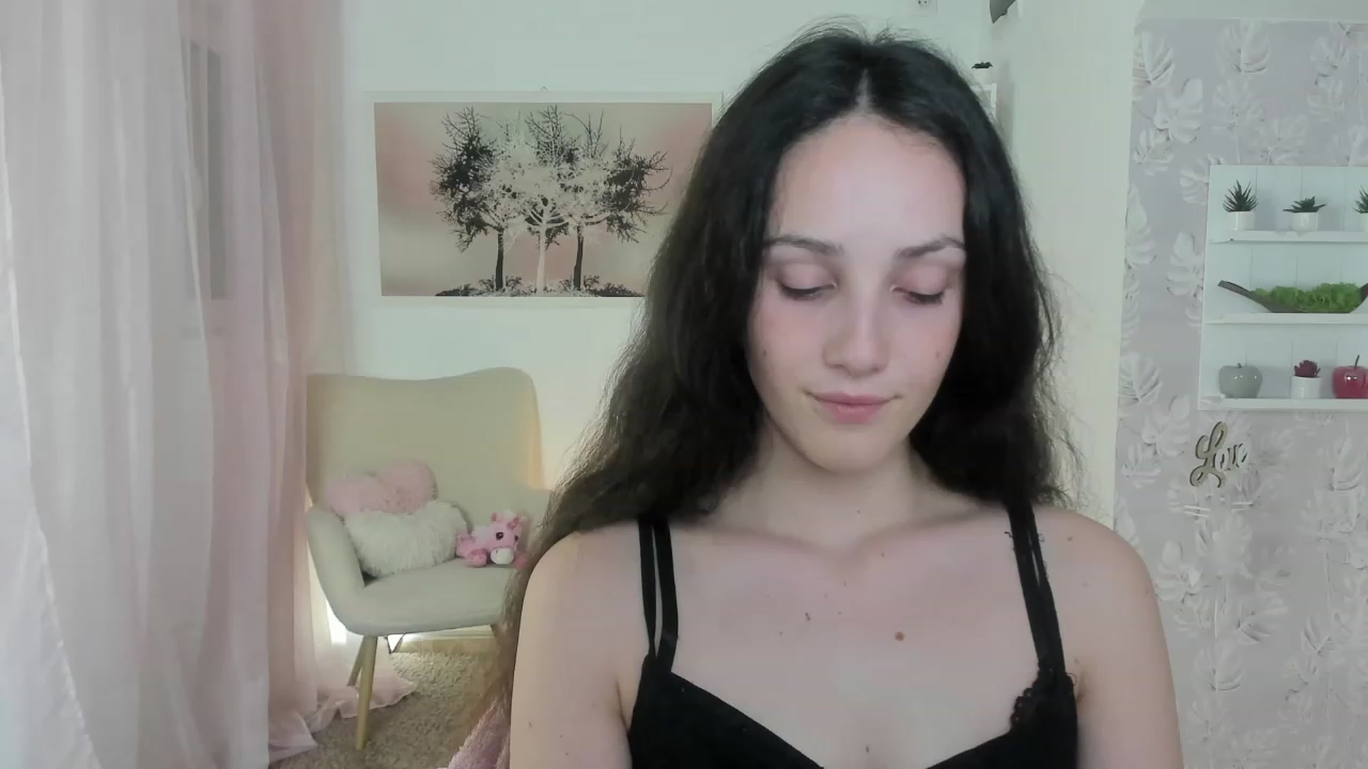 Gallery image thumbnail from Sophie_Rain18's myfreecams stream on, 06/13/2023, 16:30 image 13 of 20