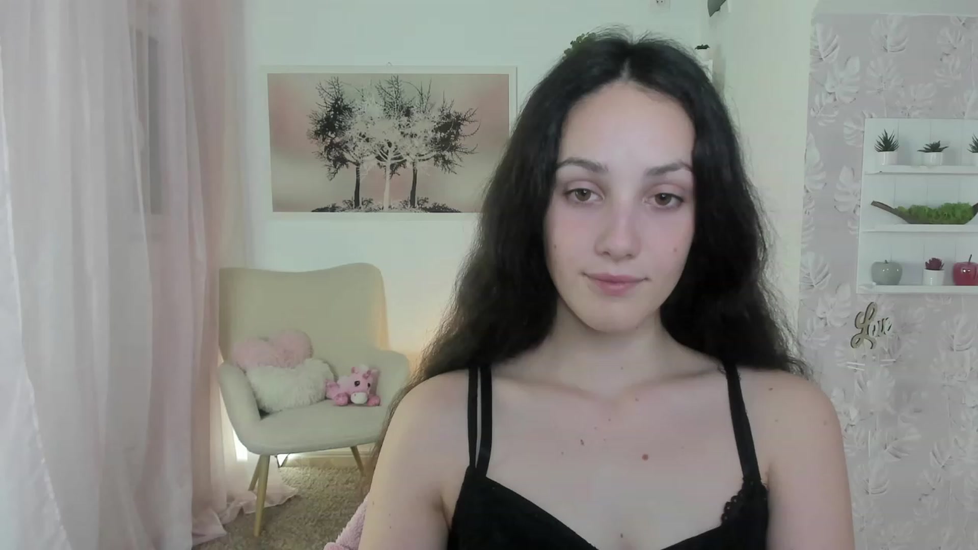 Gallery image thumbnail from Sophie_Rain18's myfreecams stream on, 06/13/2023, 16:30 image 17 of 20