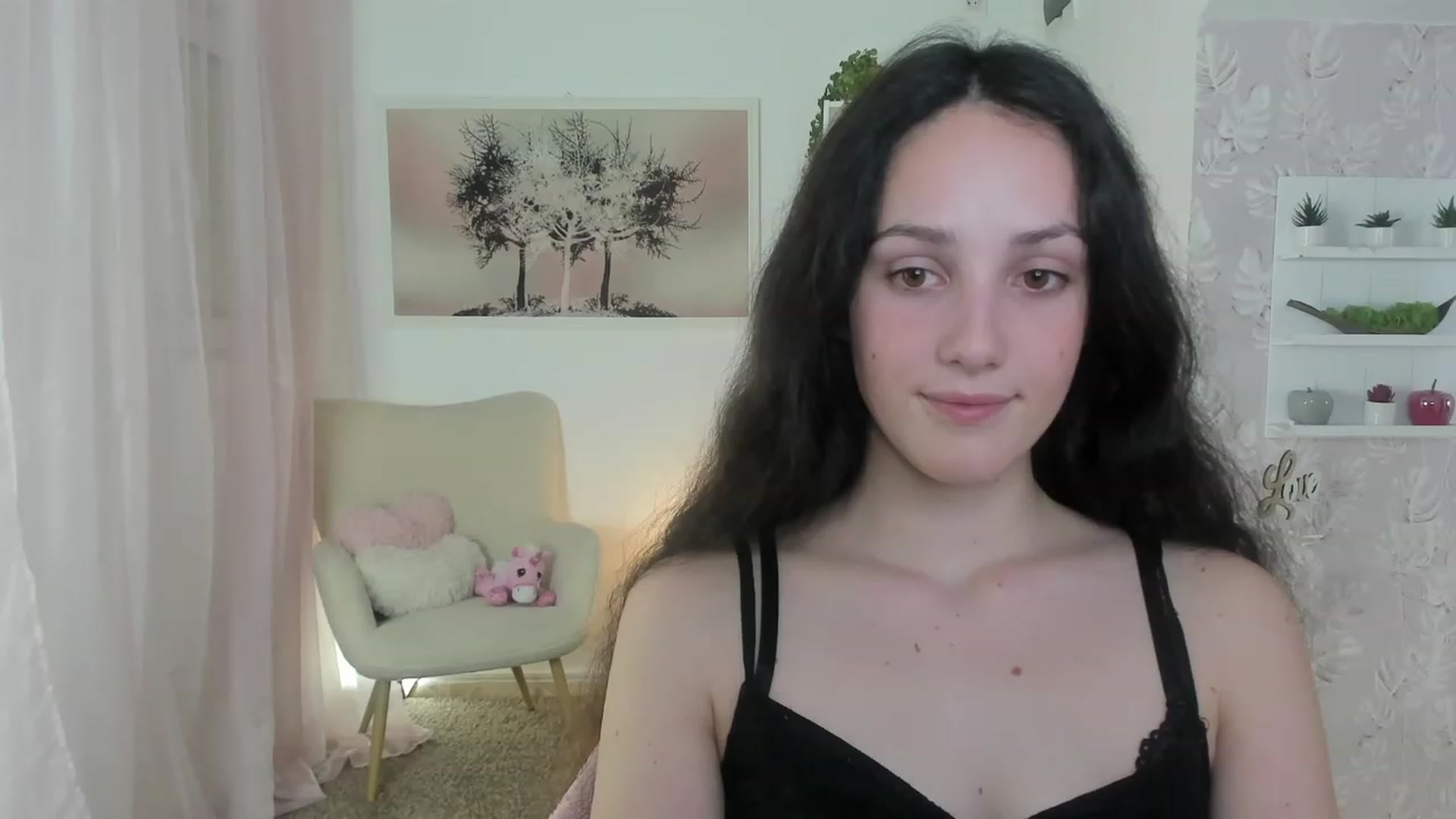 Gallery image thumbnail from Sophie_Rain18's myfreecams stream on, 06/13/2023, 18:13 image 16 of 20