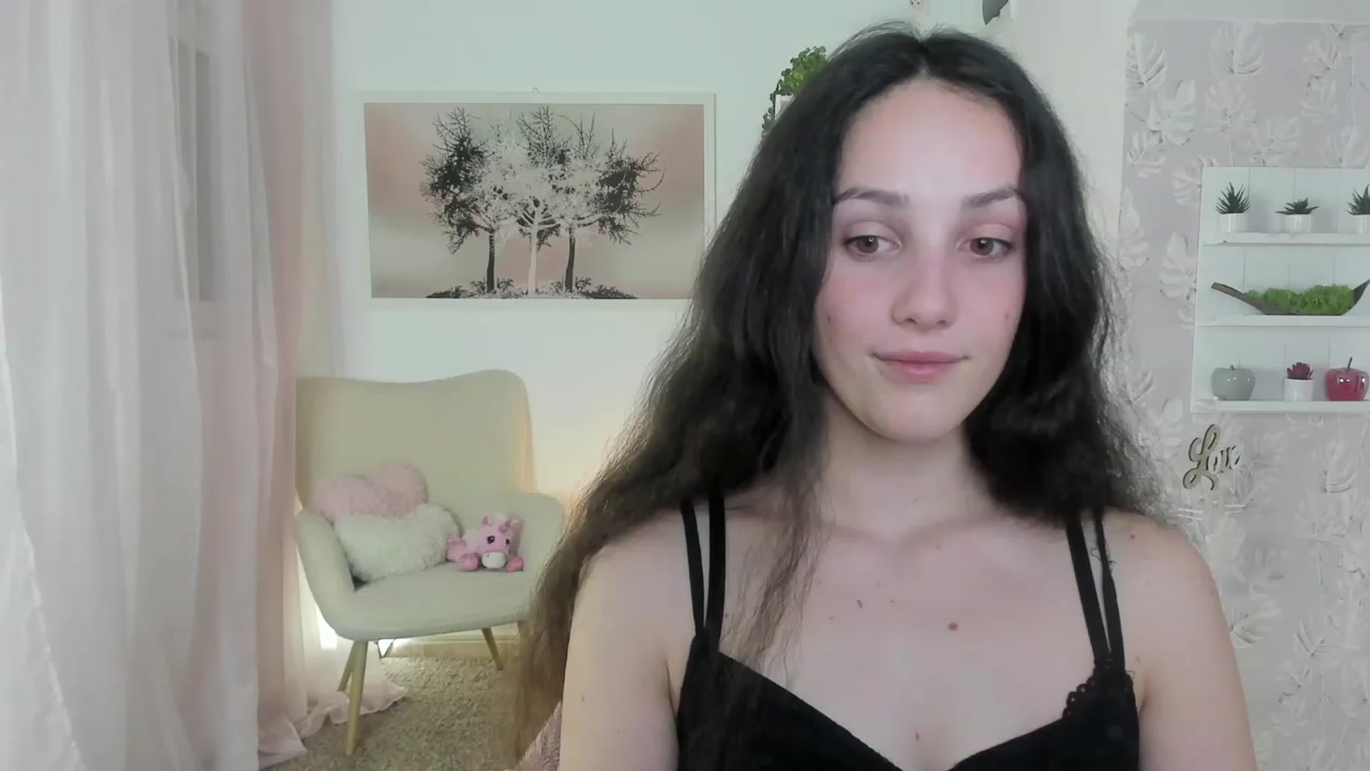 Gallery image thumbnail from Sophie_Rain18's myfreecams stream on, 06/13/2023, 18:13 image 10 of 20