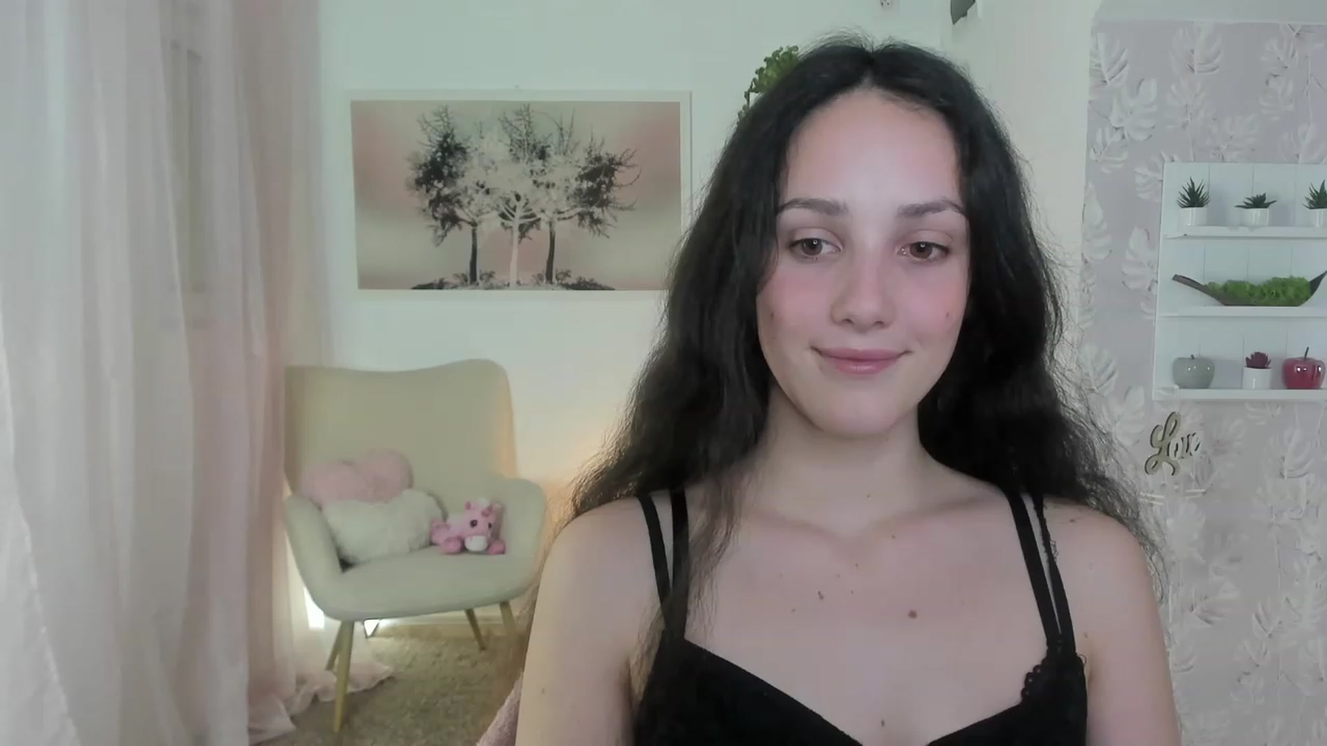 Gallery image thumbnail from Sophie_Rain18's myfreecams stream on, 06/13/2023, 18:13 image 13 of 20