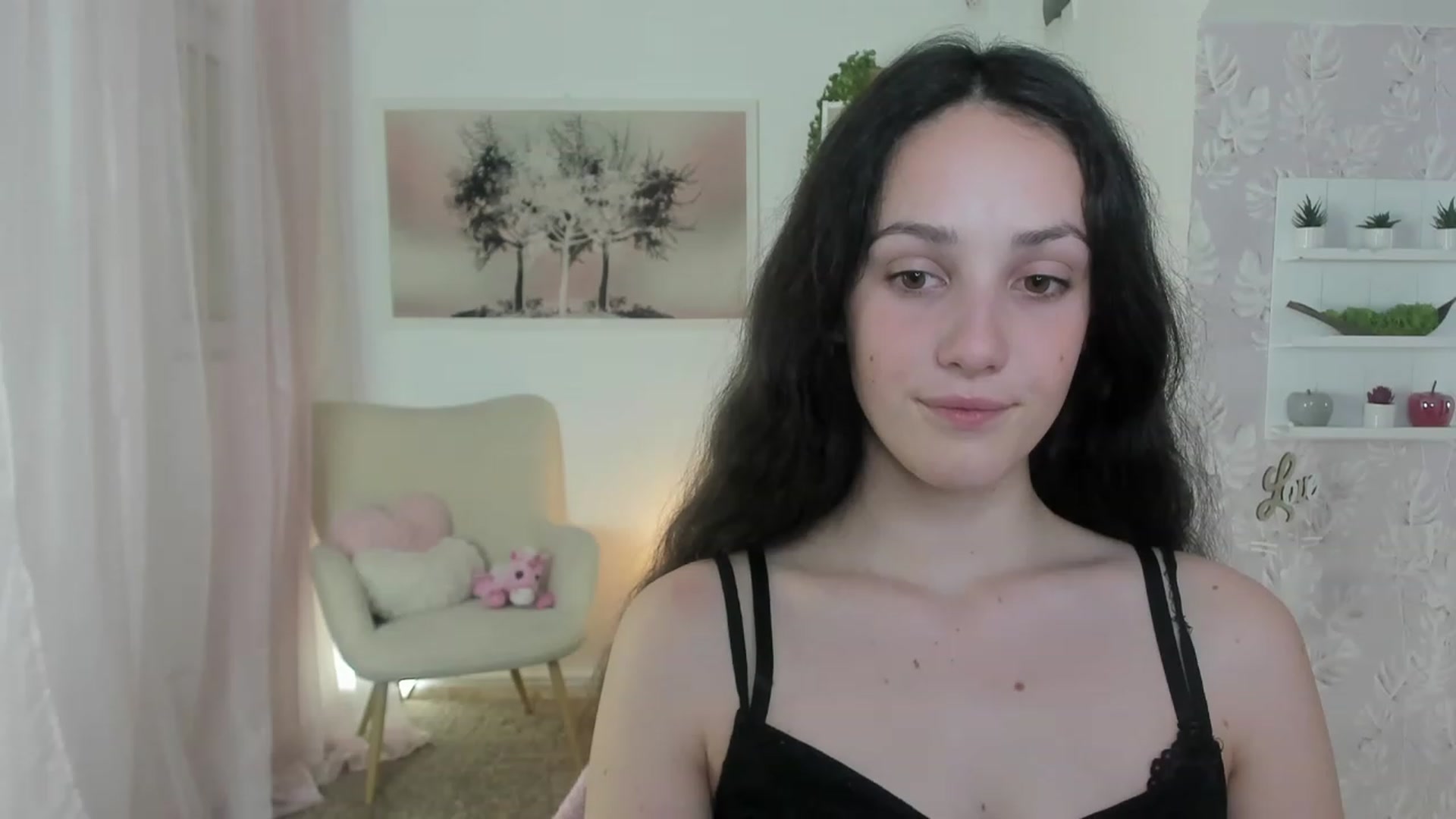 Gallery image thumbnail from Sophie_Rain18's myfreecams stream on, 06/13/2023, 18:13 image 17 of 20