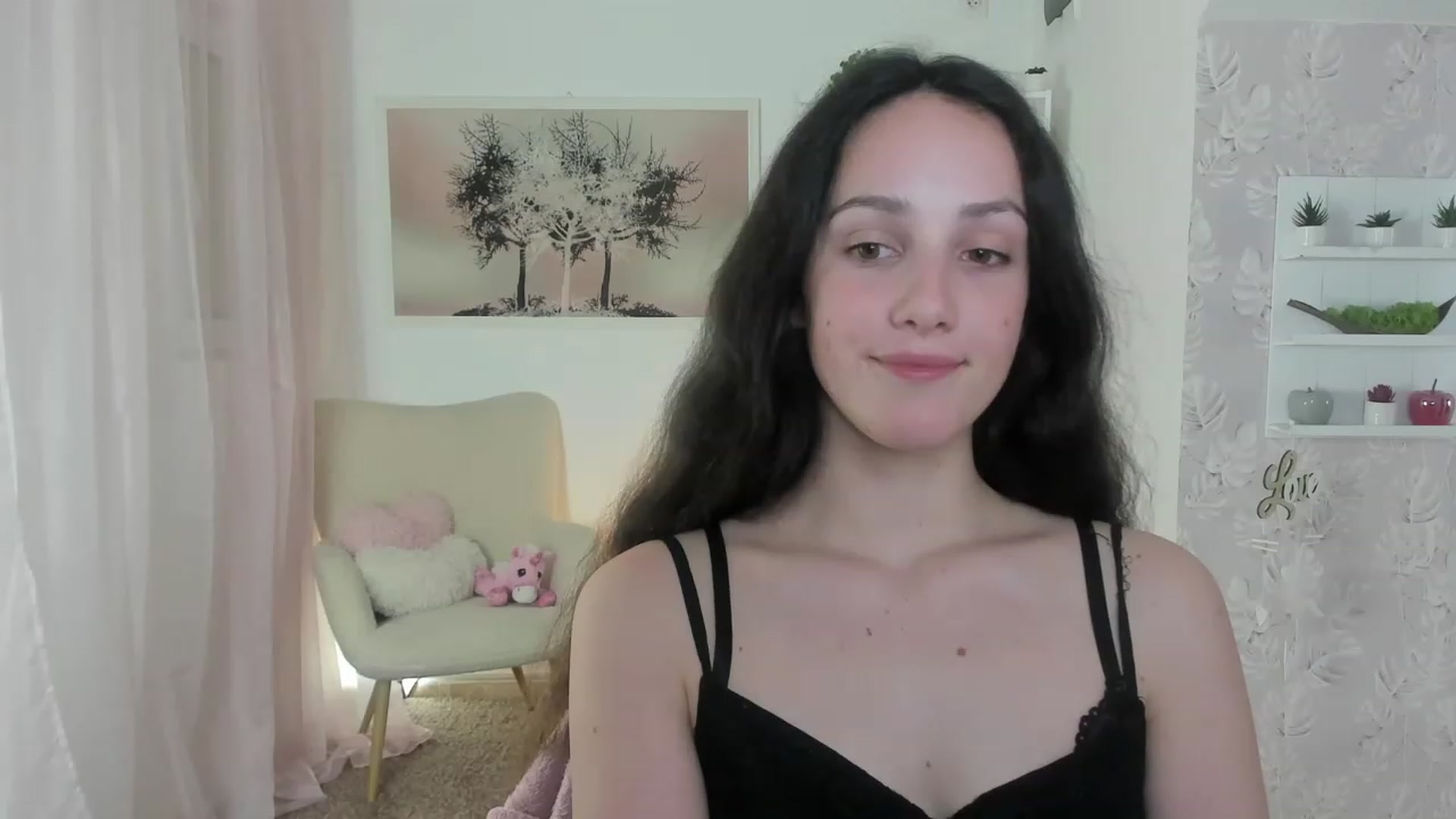 Gallery image thumbnail from Sophie_Rain18's myfreecams stream on, 06/13/2023, 18:13 image 19 of 20