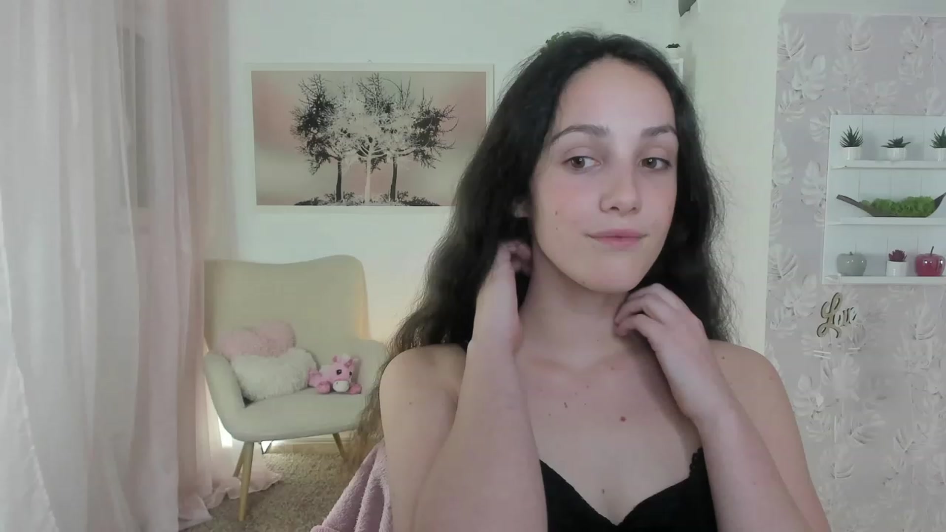 Gallery image thumbnail from Sophie_Rain18's myfreecams stream on, 06/13/2023, 18:40 image 5 of 20