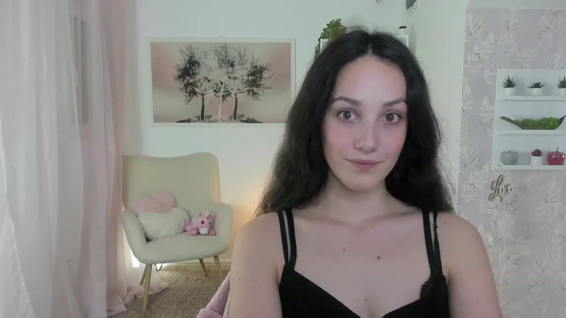 Gallery image thumbnail from Sophie_Rain18's myfreecams stream on, 06/13/2023, 18:40 image 13 of 20