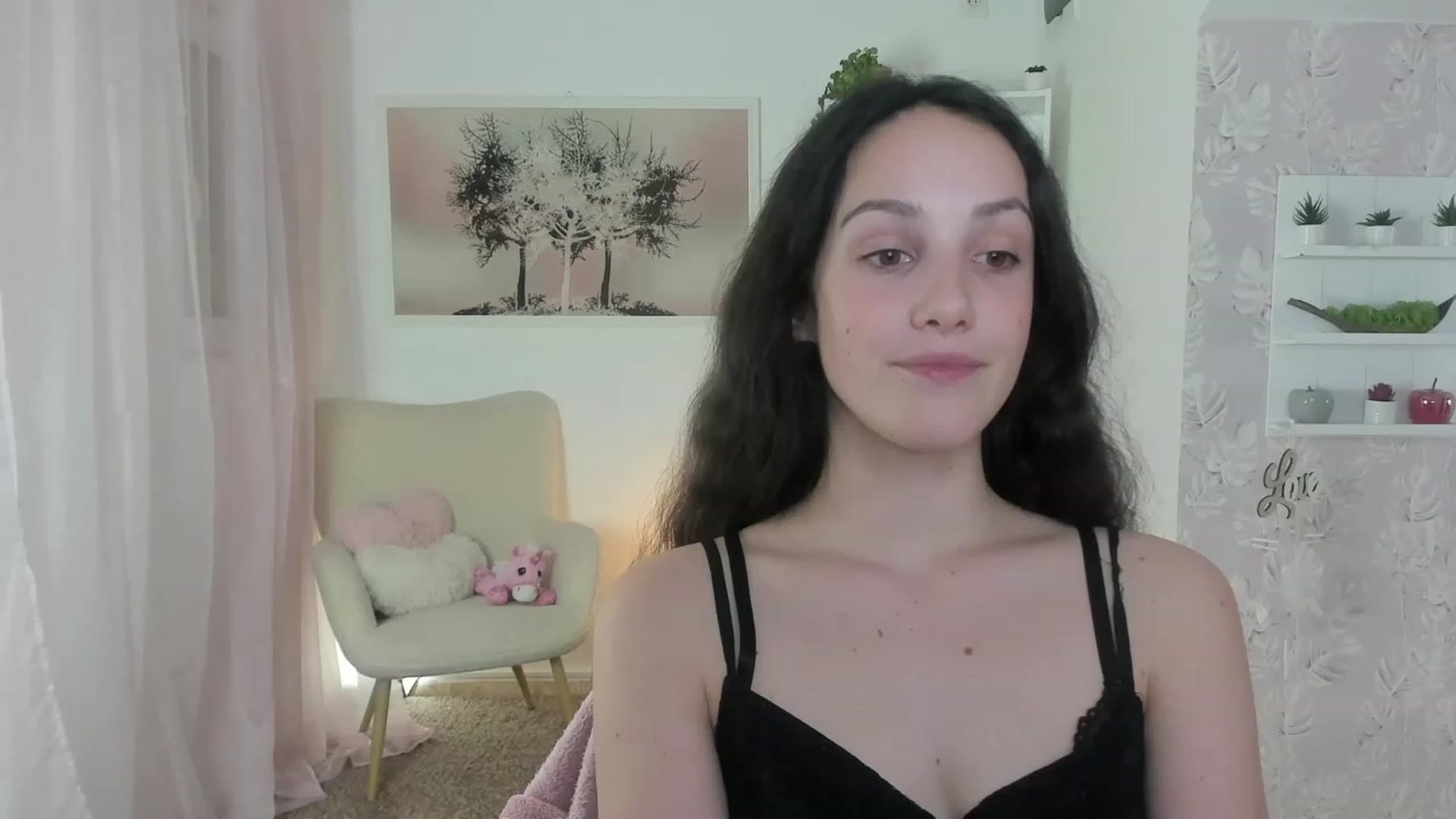 Gallery image thumbnail from Sophie_Rain18's myfreecams stream on, 06/13/2023, 18:40 image 12 of 20
