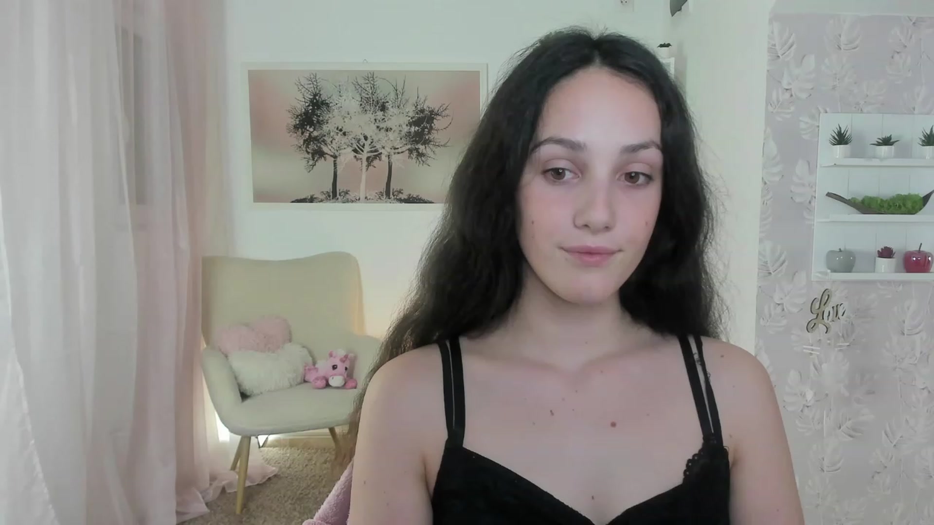 Gallery image thumbnail from Sophie_Rain18's myfreecams stream on, 06/13/2023, 18:40 image 4 of 20