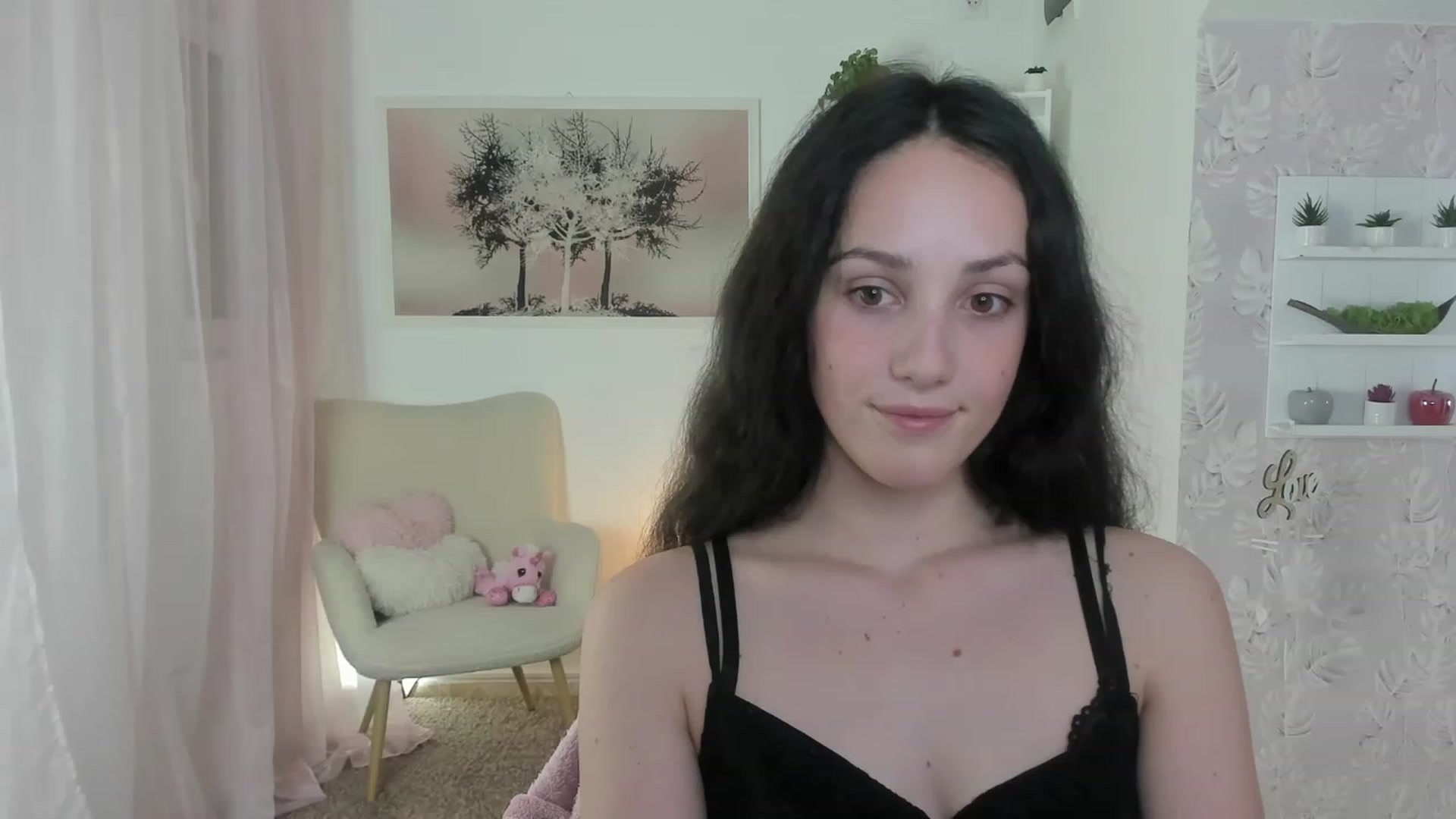 Gallery image thumbnail from Sophie_Rain18's myfreecams stream on, 06/13/2023, 18:40 image 10 of 20